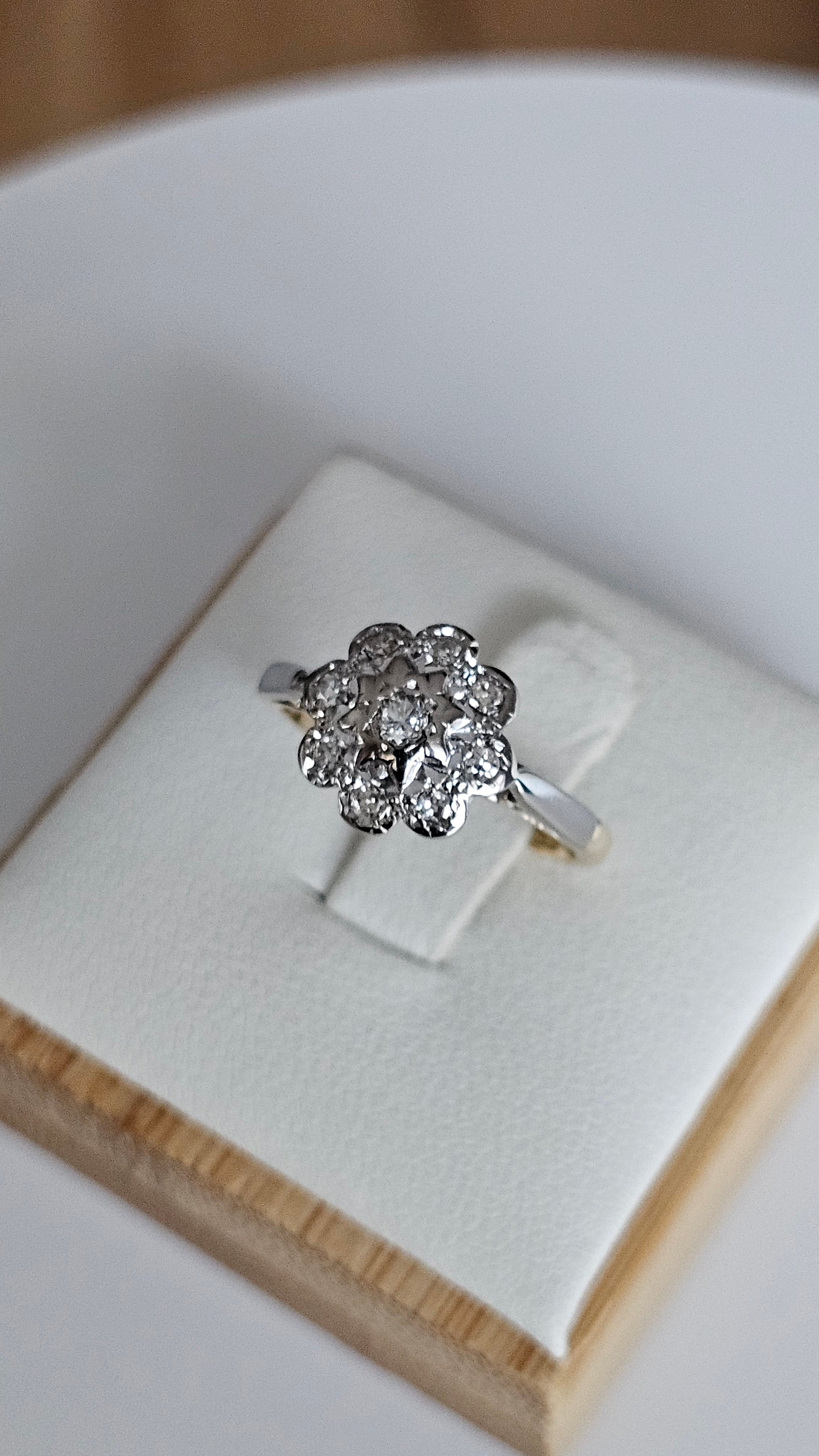 18ct Gold Natural Diamond Floral Cluster Ring – Size I 1/2 (US 4.5)