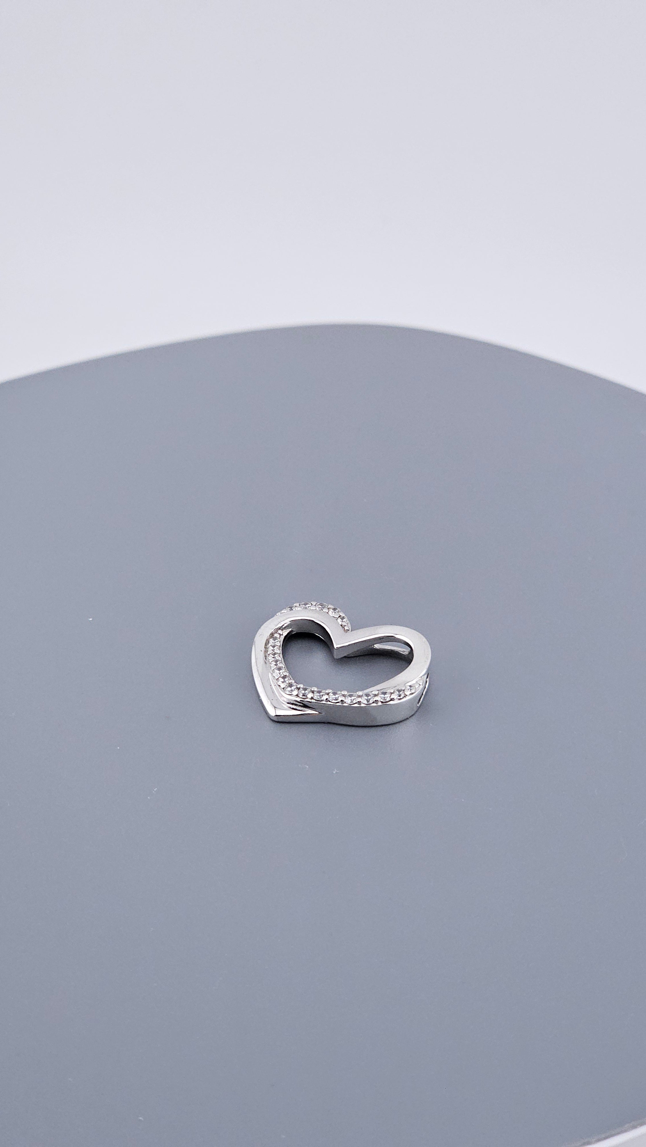 925 Sterling Silver Cubic Zirconia Open Heart Pendant (2.5g)