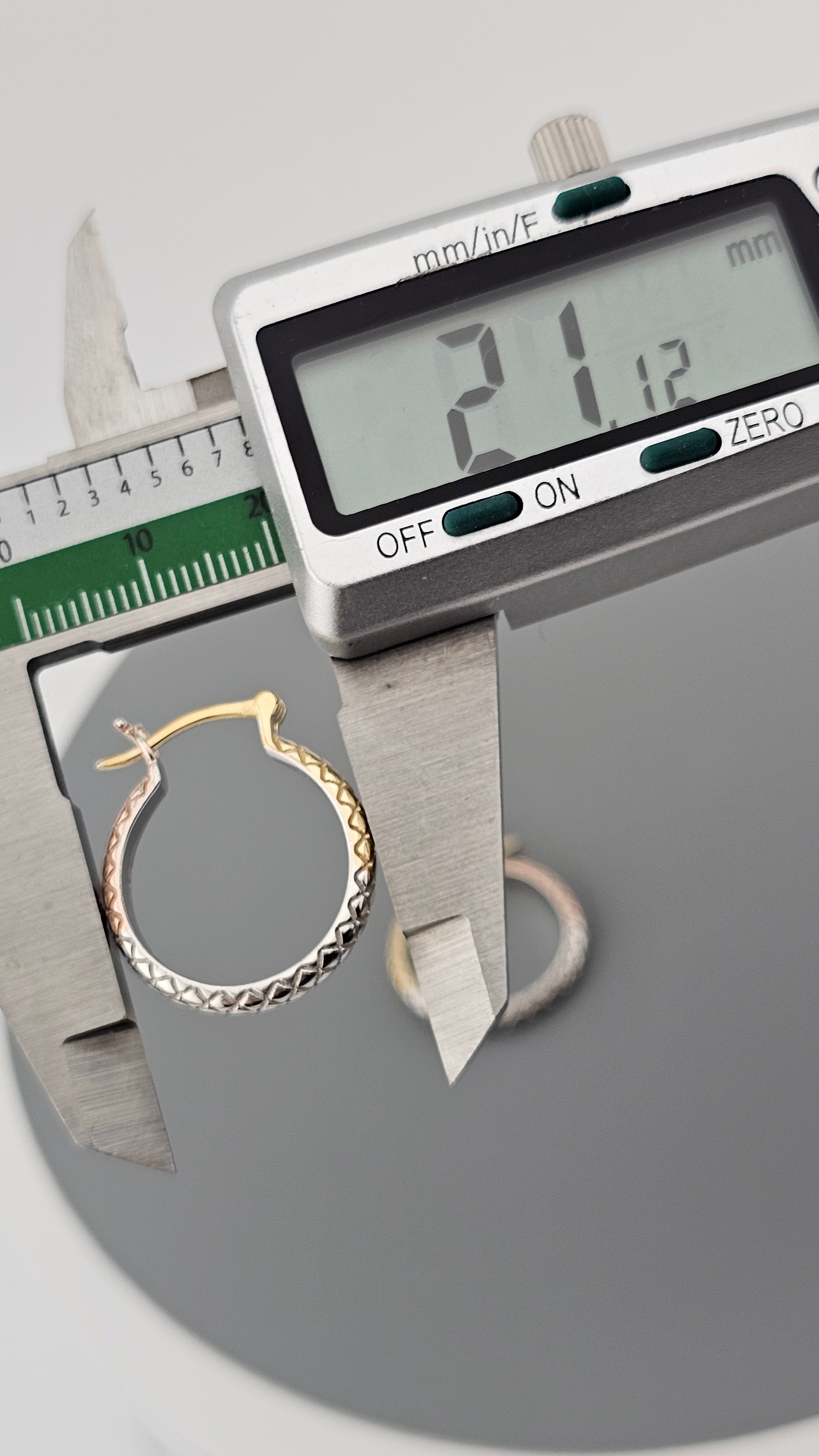 Pre-Loved 925 Sterling Silver Tri-Color Textured Hoop Earrings (24mm, 5.07g)