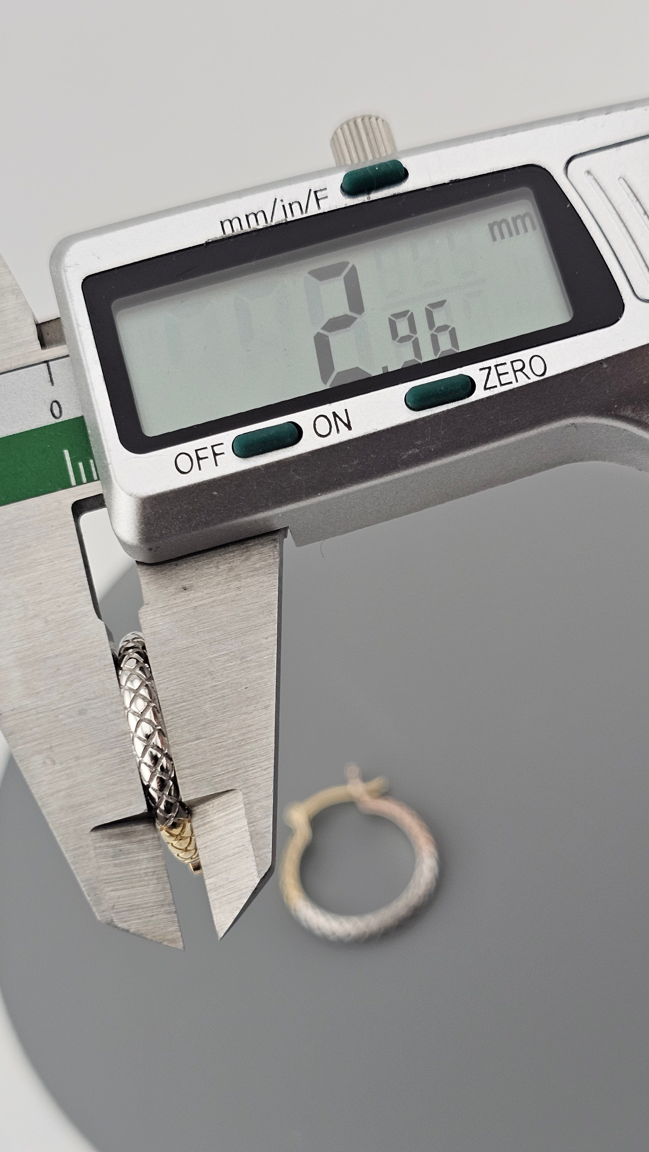 Pre-Loved 925 Sterling Silver Tri-Color Textured Hoop Earrings (24mm, 5.07g)