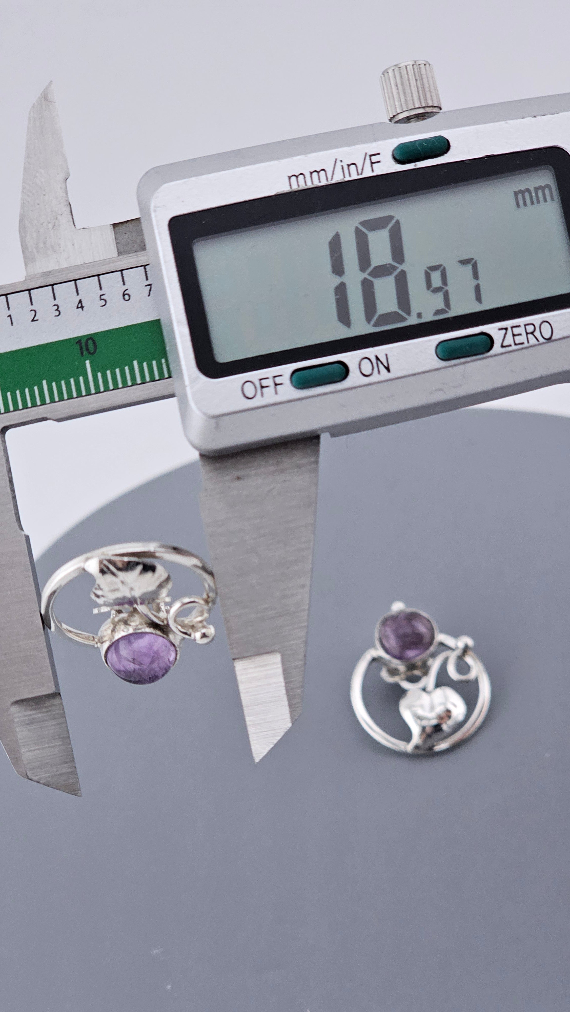 Vintage 925 Sterling Silver & Amethyst Cabochon Clip-On Earrings – Floral Leaf Design (6.3g)