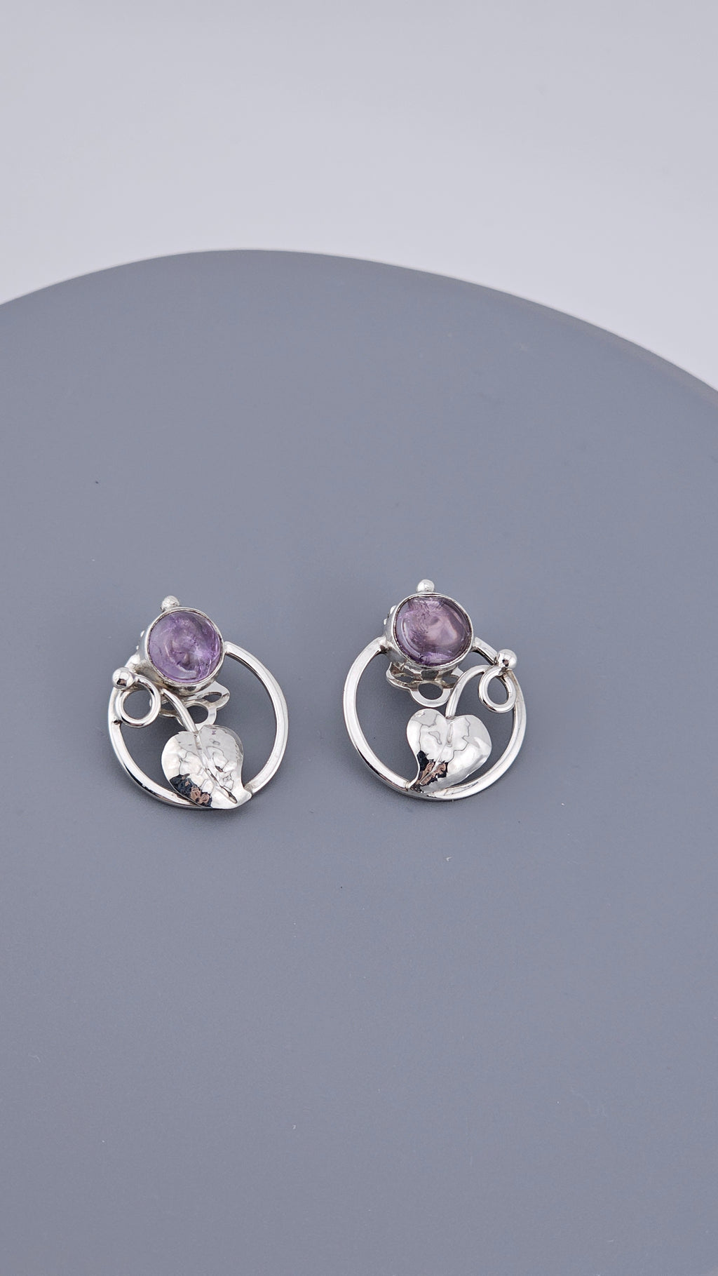 Vintage 925 Sterling Silver & Amethyst Cabochon Clip-On Earrings – Floral Leaf Design (6.3g)