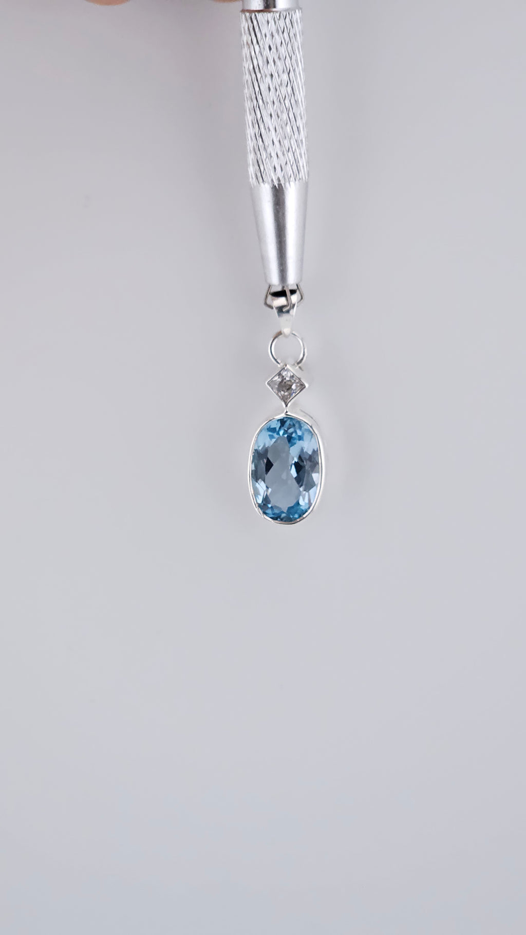 925 Sterling Silver Blue & White Topaz Drop Pendant (4.3g)