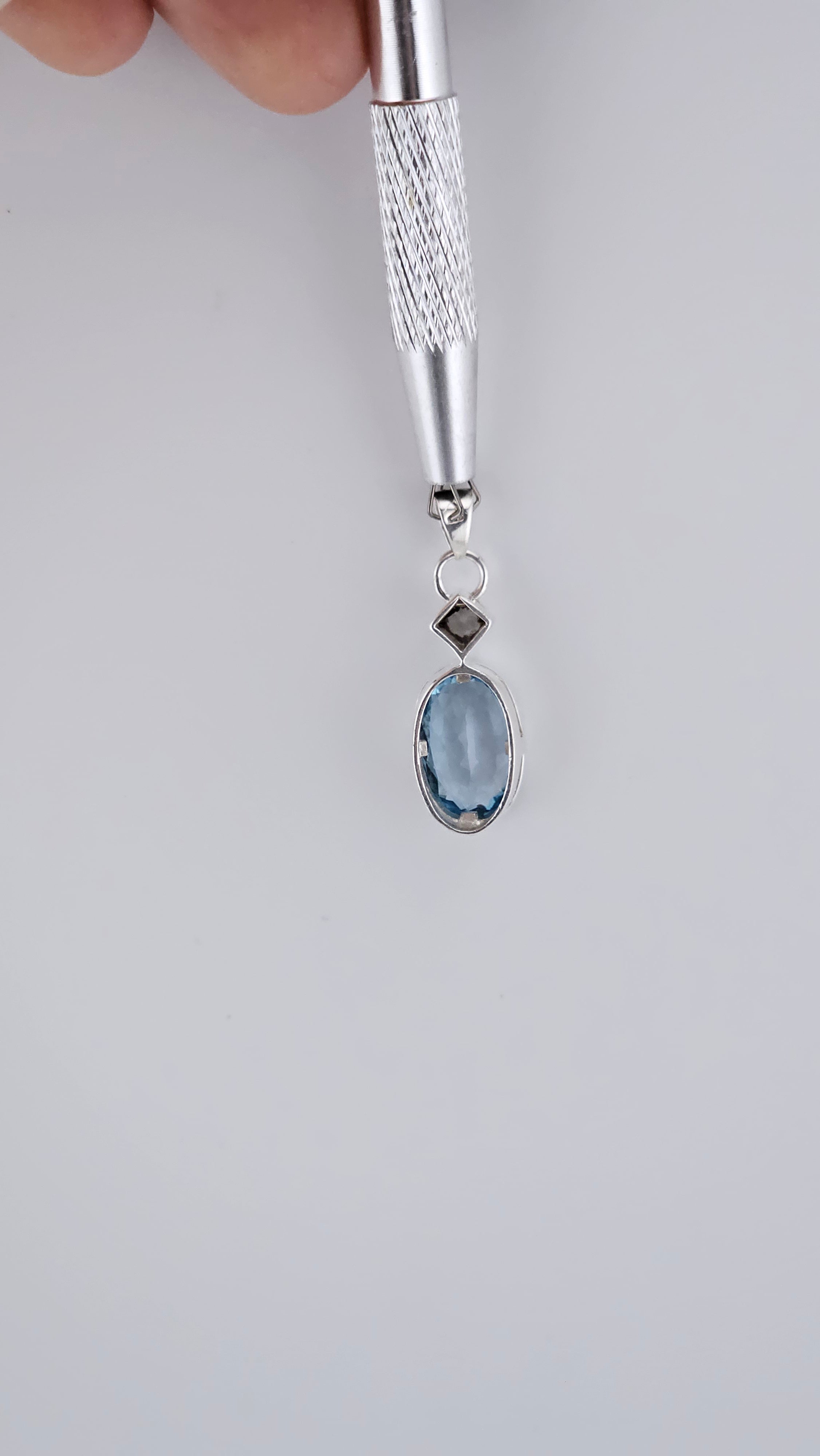 925 Sterling Silver Blue & White Topaz Drop Pendant (4.3g)