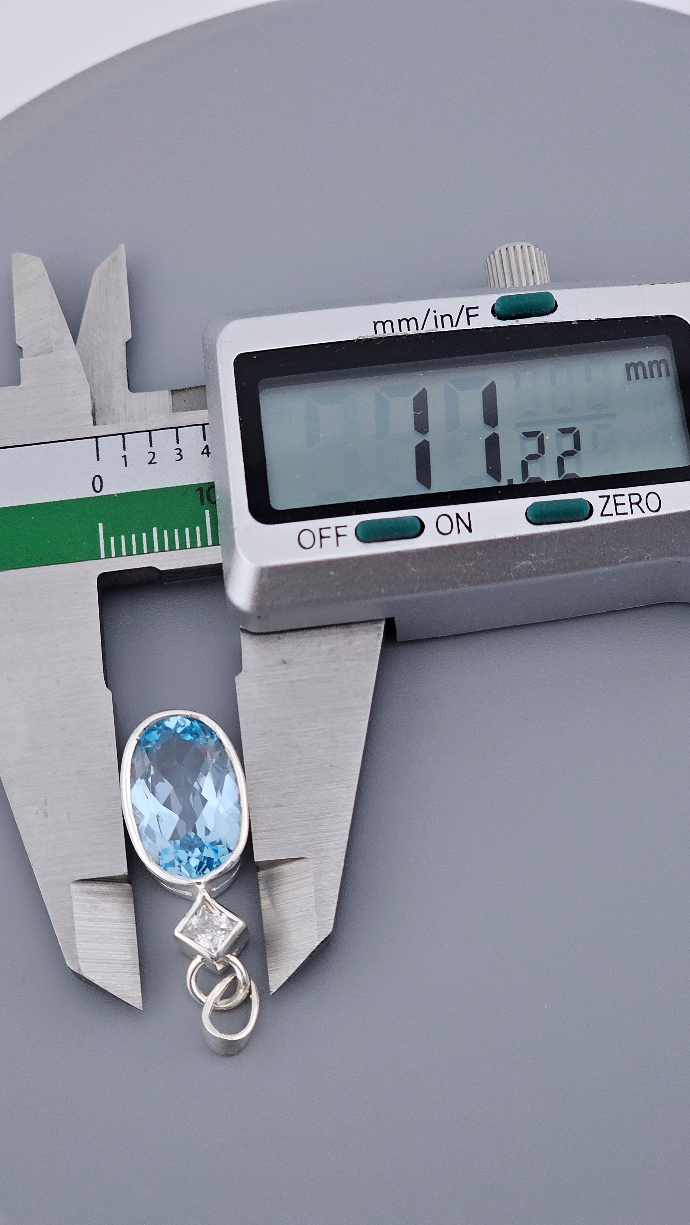 925 Sterling Silver Blue & White Topaz Drop Pendant (4.3g)