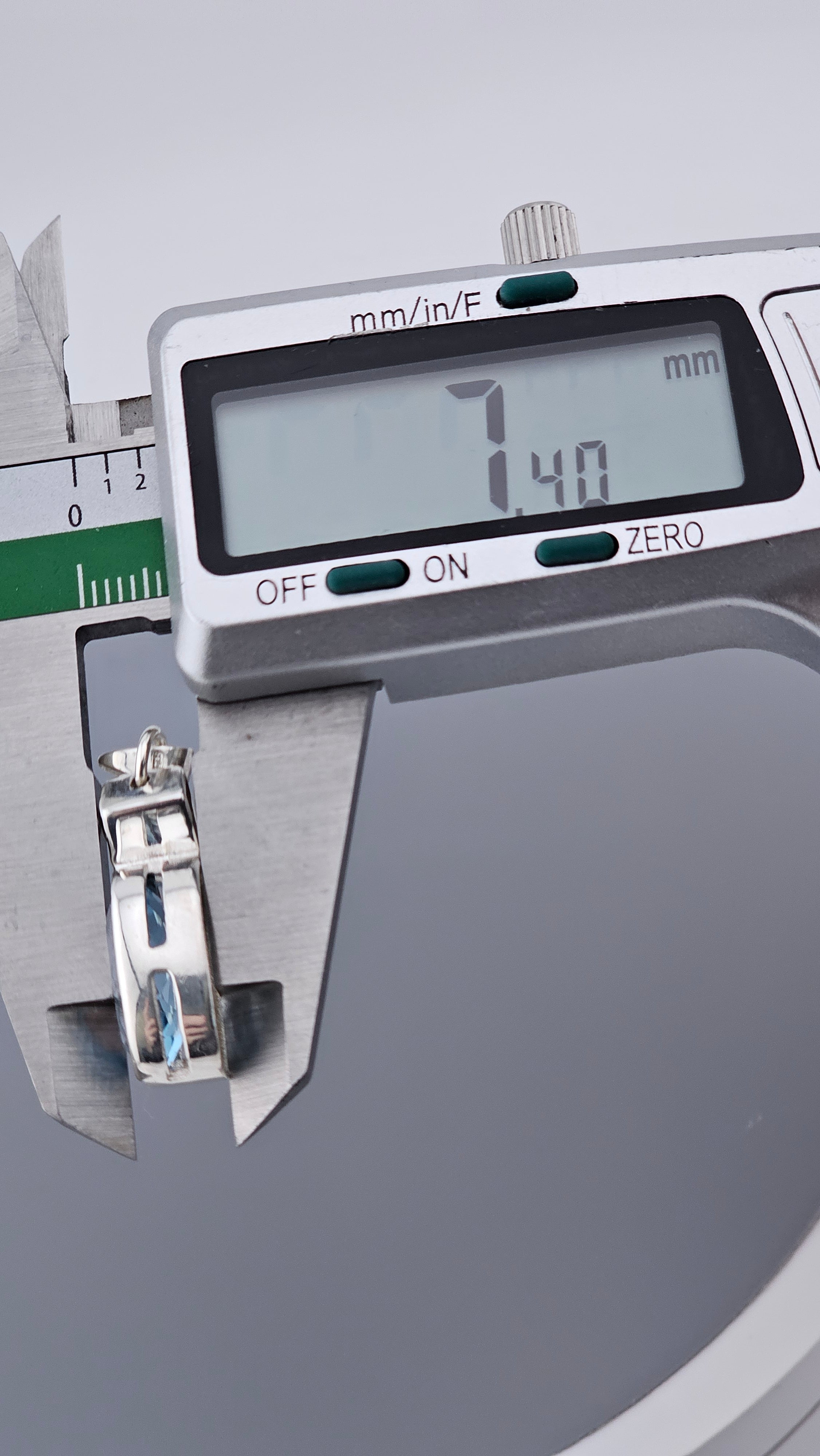 925 Sterling Silver Blue & White Topaz Drop Pendant (4.3g)