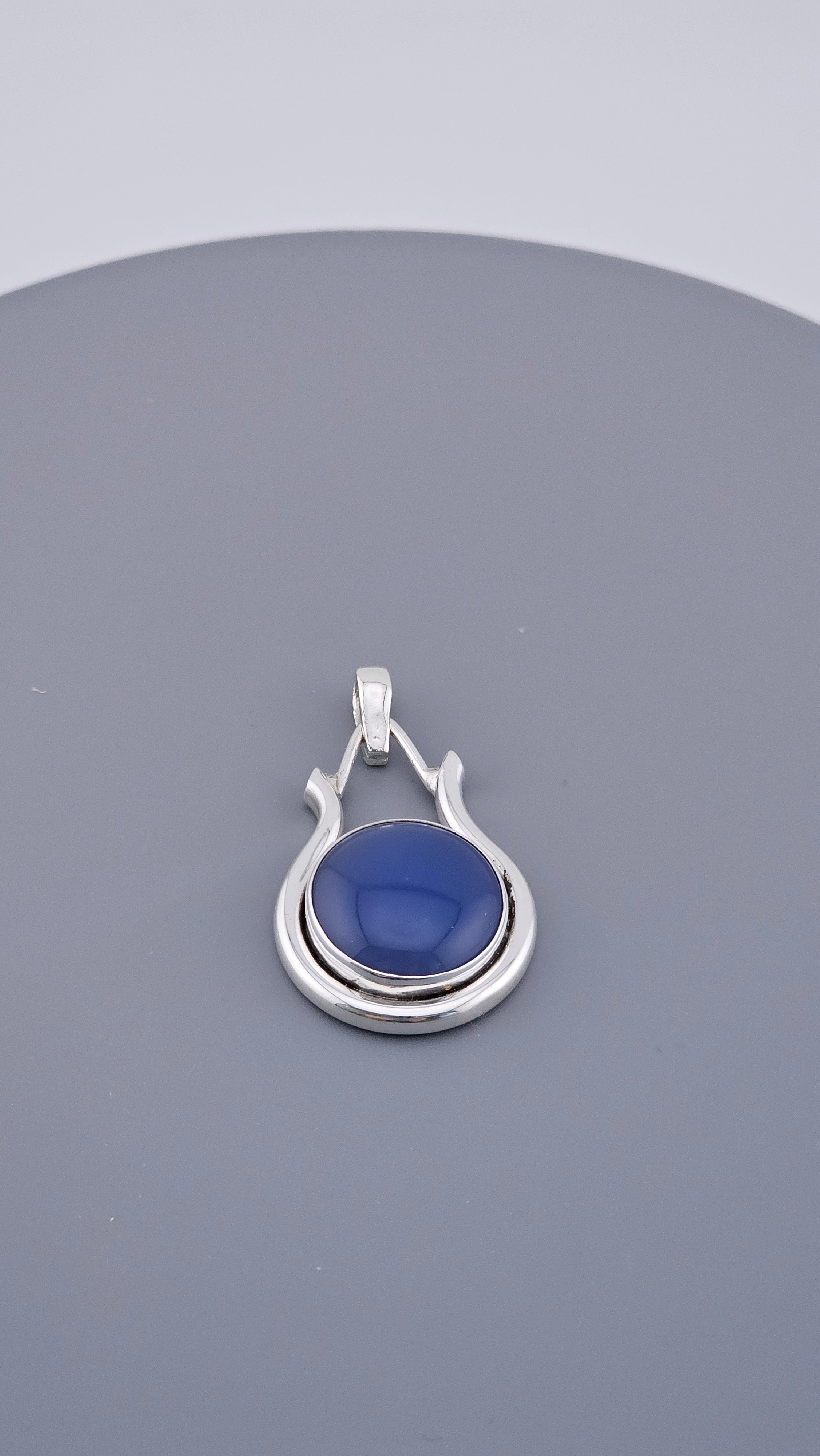 Modern 925 Sterling Silver Blue Chalcedony Cabochon Pendant (4.71g)