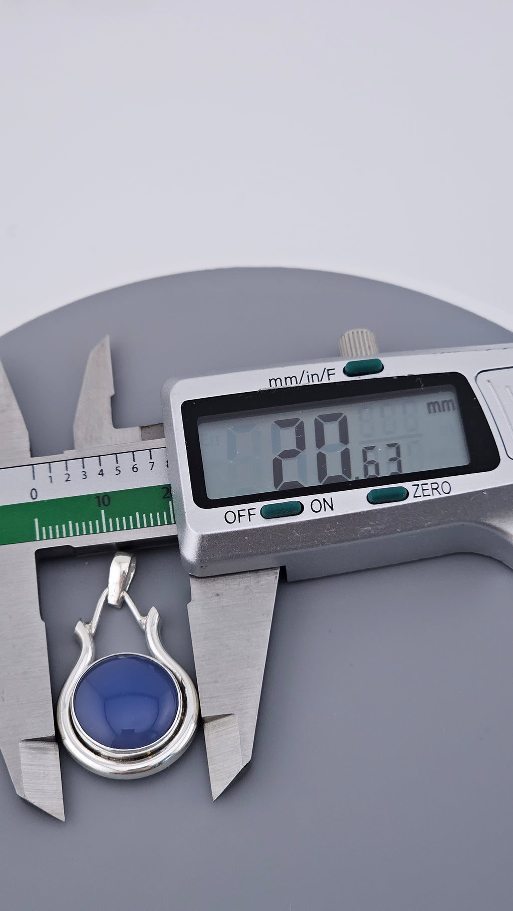 Modern 925 Sterling Silver Blue Chalcedony Cabochon Pendant (4.71g)