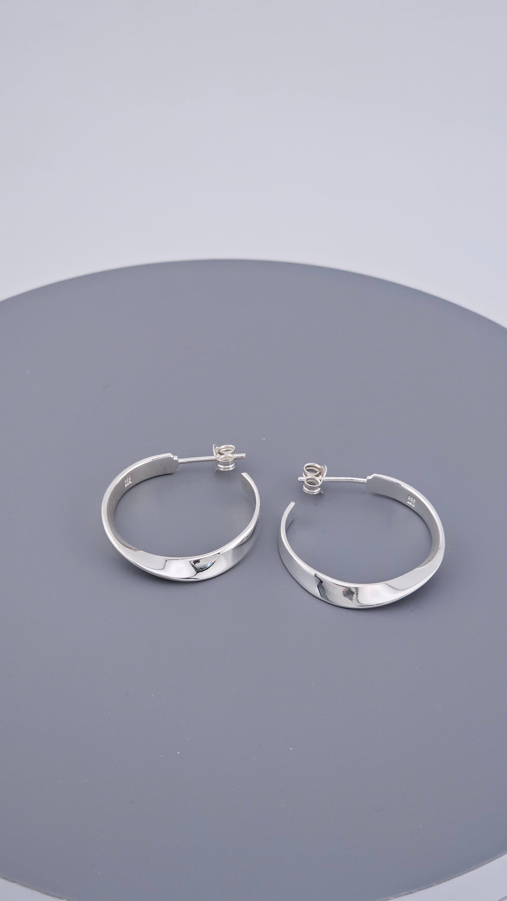 Modern 925 Sterling Silver Twisted Ribbon Open Hoop Earrings (4.7g)