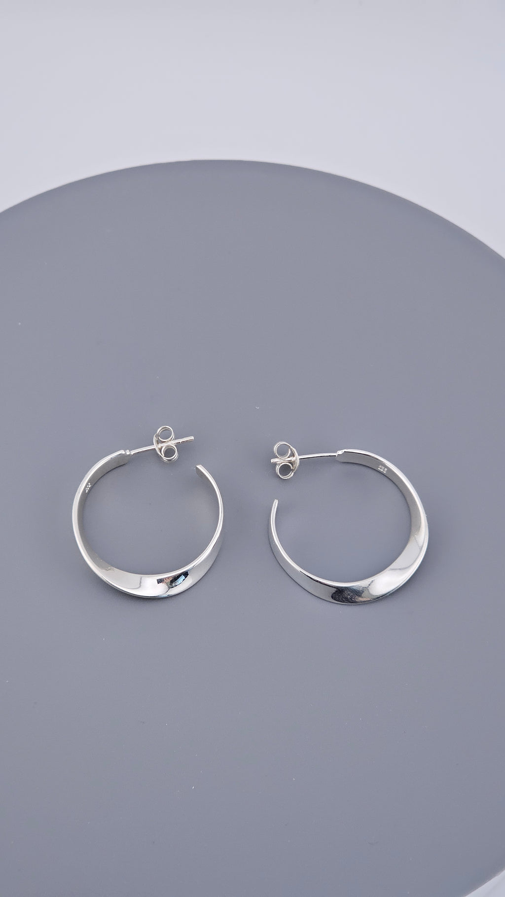 Modern 925 Sterling Silver Twisted Ribbon Open Hoop Earrings (4.7g)