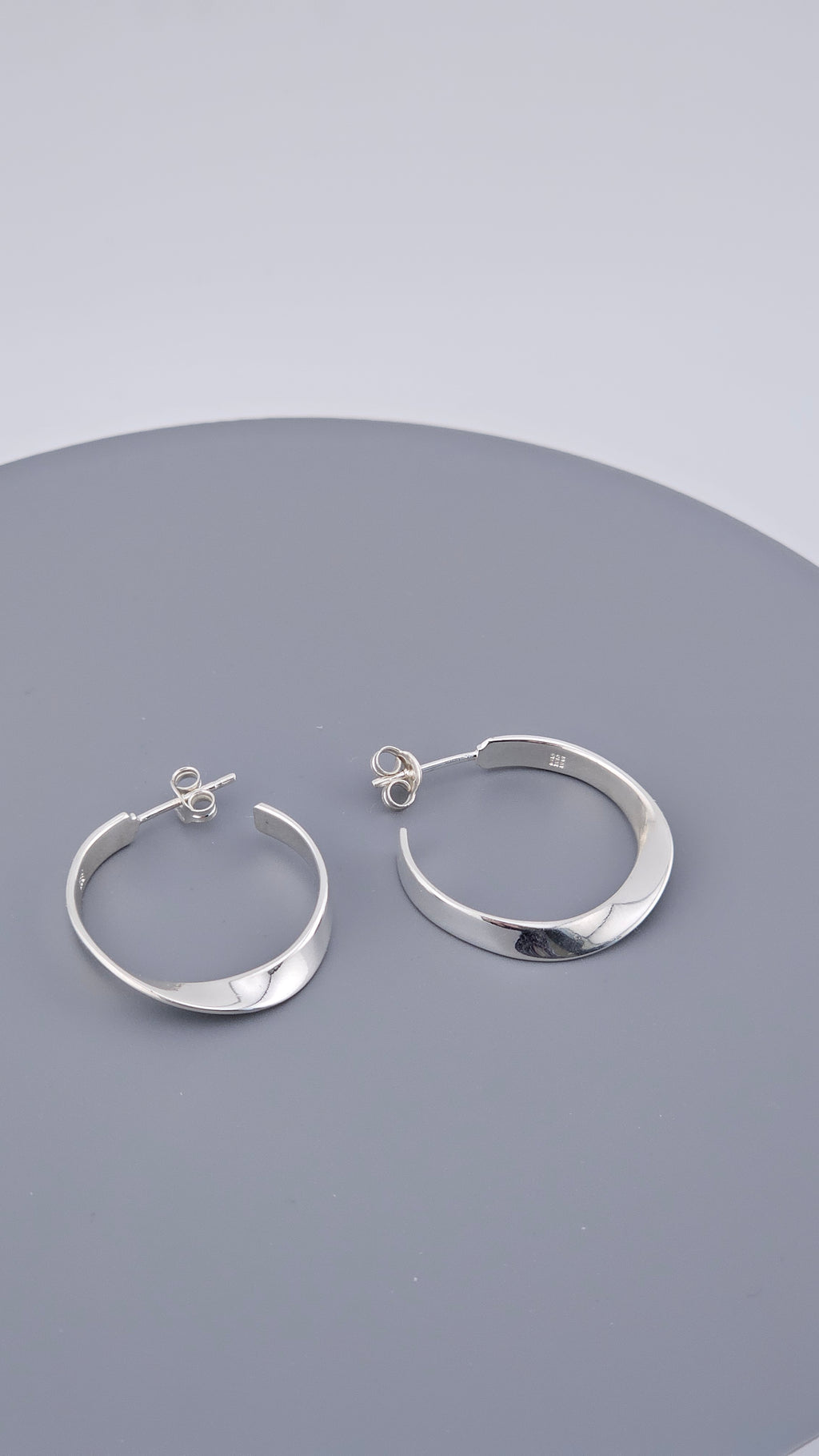 Modern 925 Sterling Silver Twisted Ribbon Open Hoop Earrings (4.7g)