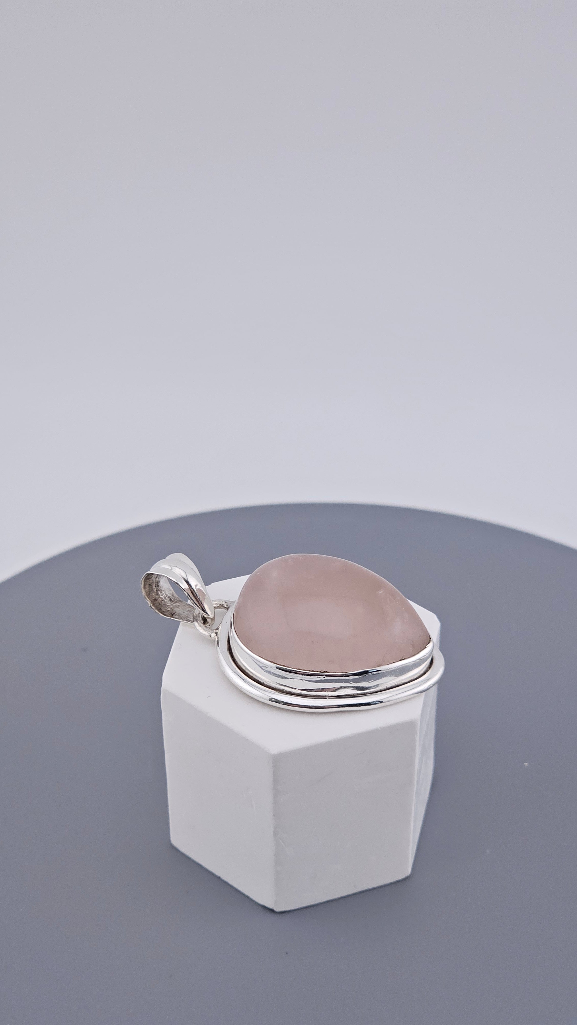 Large Vintage 925 Sterling Silver & Rose Quartz Teardrop Pendant (11.5g)