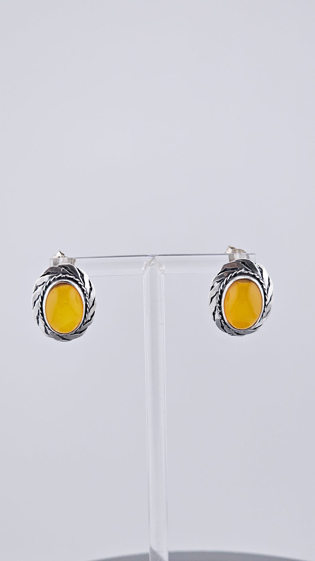 Vintage 925 Sterling Silver & Honey Amber Oval Stud Earrings – Large Rope Edge Design (5.3g)
