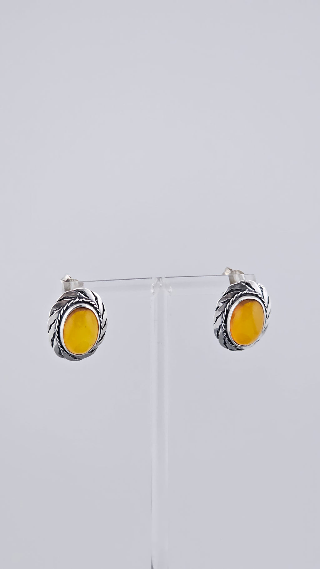 Vintage 925 Sterling Silver & Honey Amber Oval Stud Earrings – Large Rope Edge Design (5.3g)