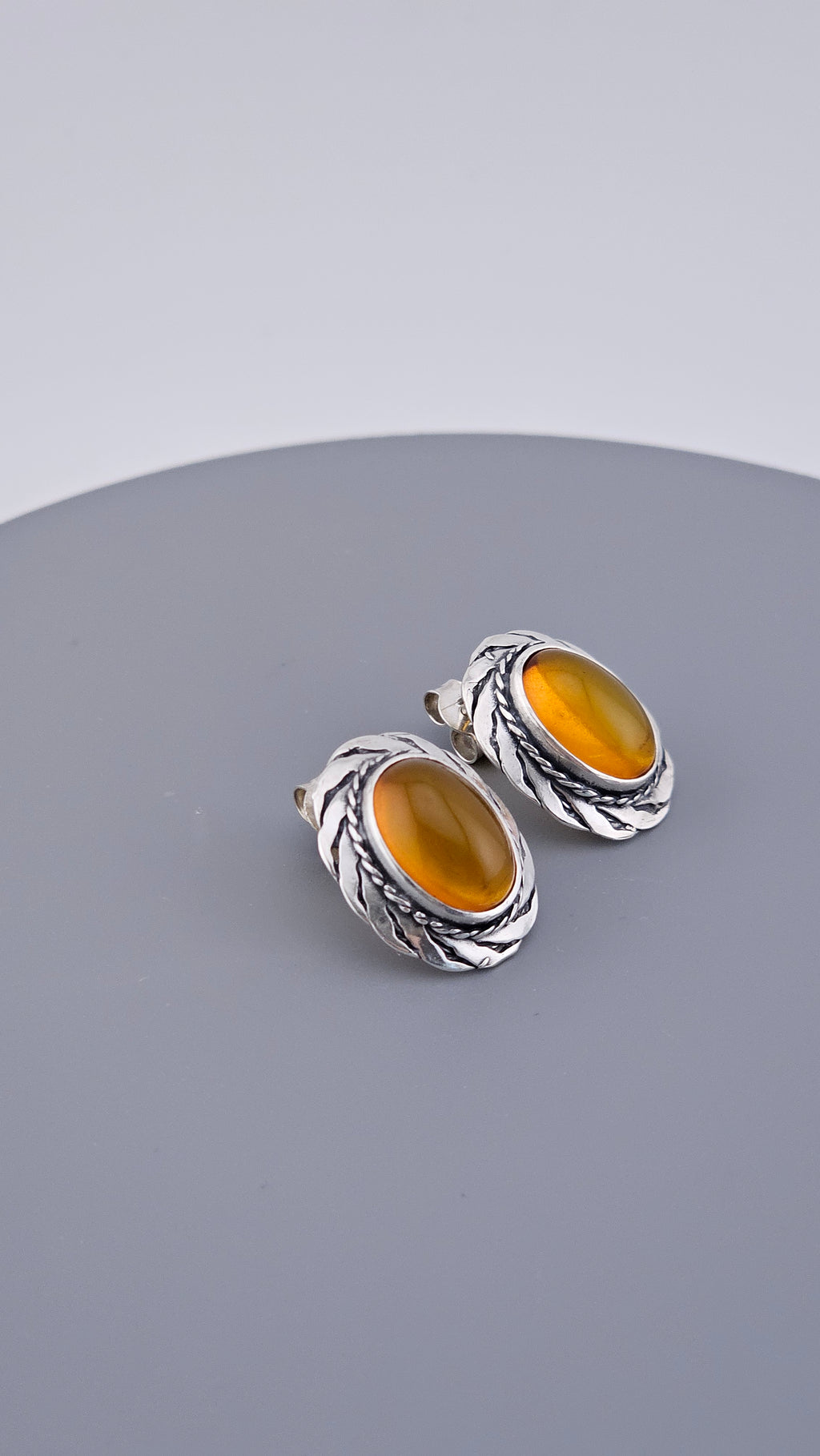 Vintage 925 Sterling Silver & Honey Amber Oval Stud Earrings – Large Rope Edge Design (5.3g)
