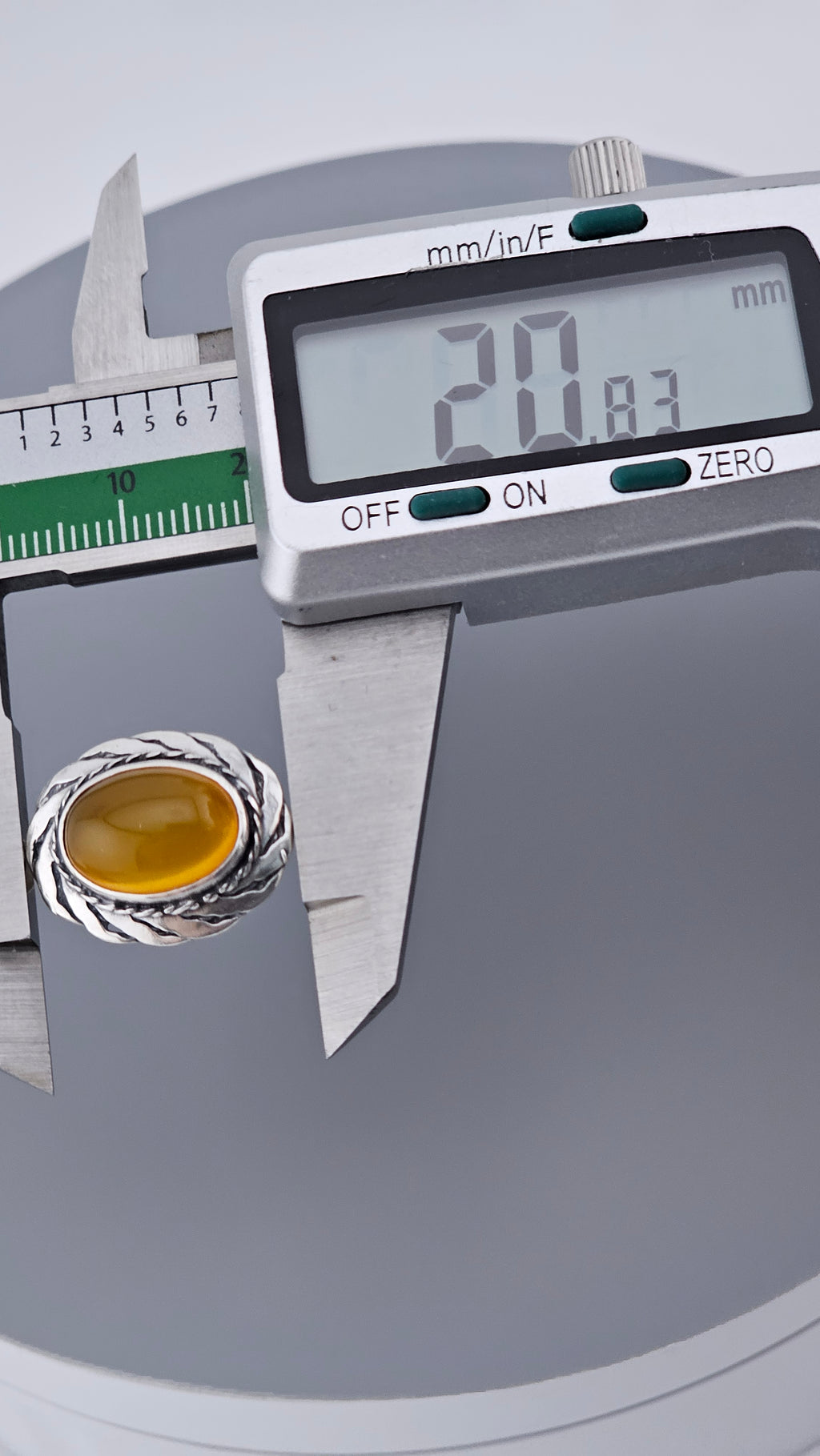 Vintage 925 Sterling Silver & Honey Amber Oval Stud Earrings – Large Rope Edge Design (5.3g)