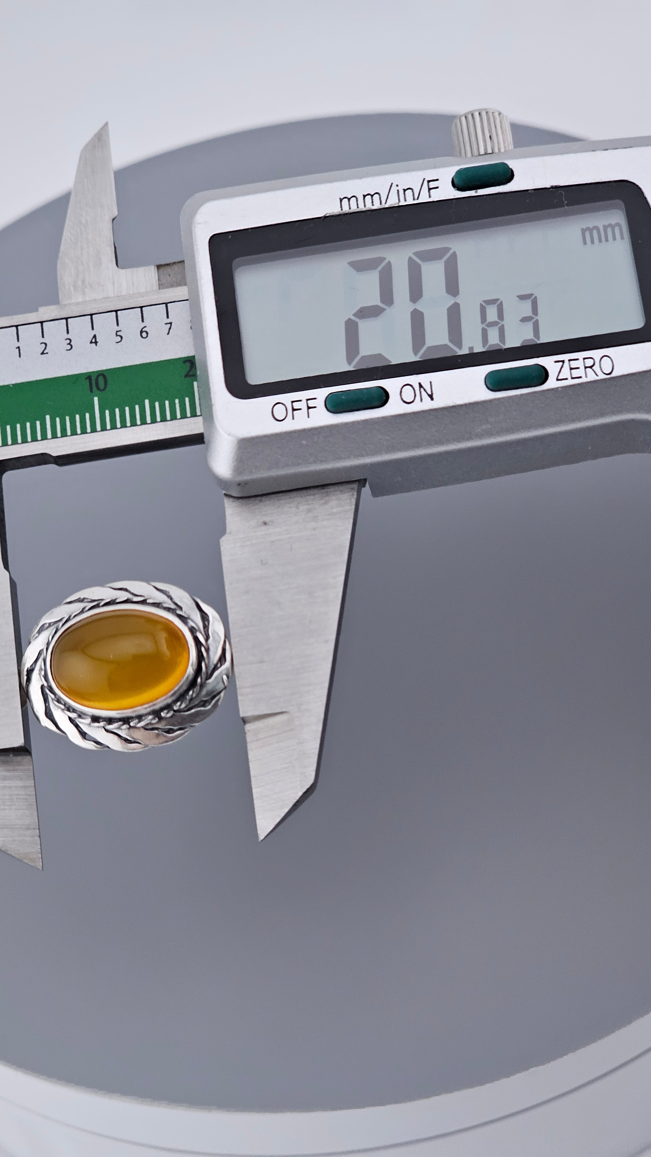 Vintage 925 Sterling Silver & Honey Amber Oval Stud Earrings – Large Rope Edge Design (5.3g)