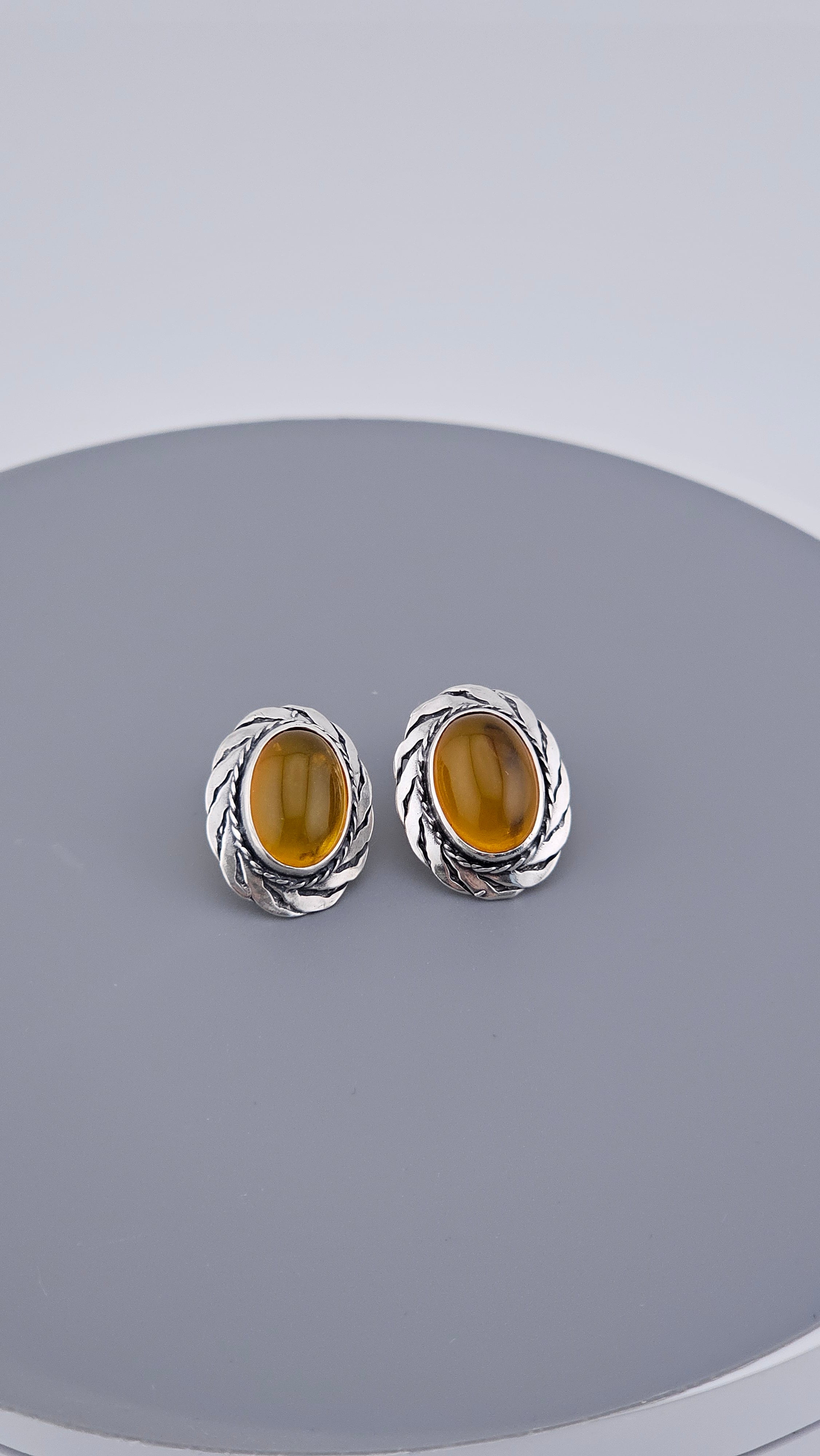 Vintage 925 Sterling Silver & Honey Amber Oval Stud Earrings – Large Rope Edge Design (5.3g)