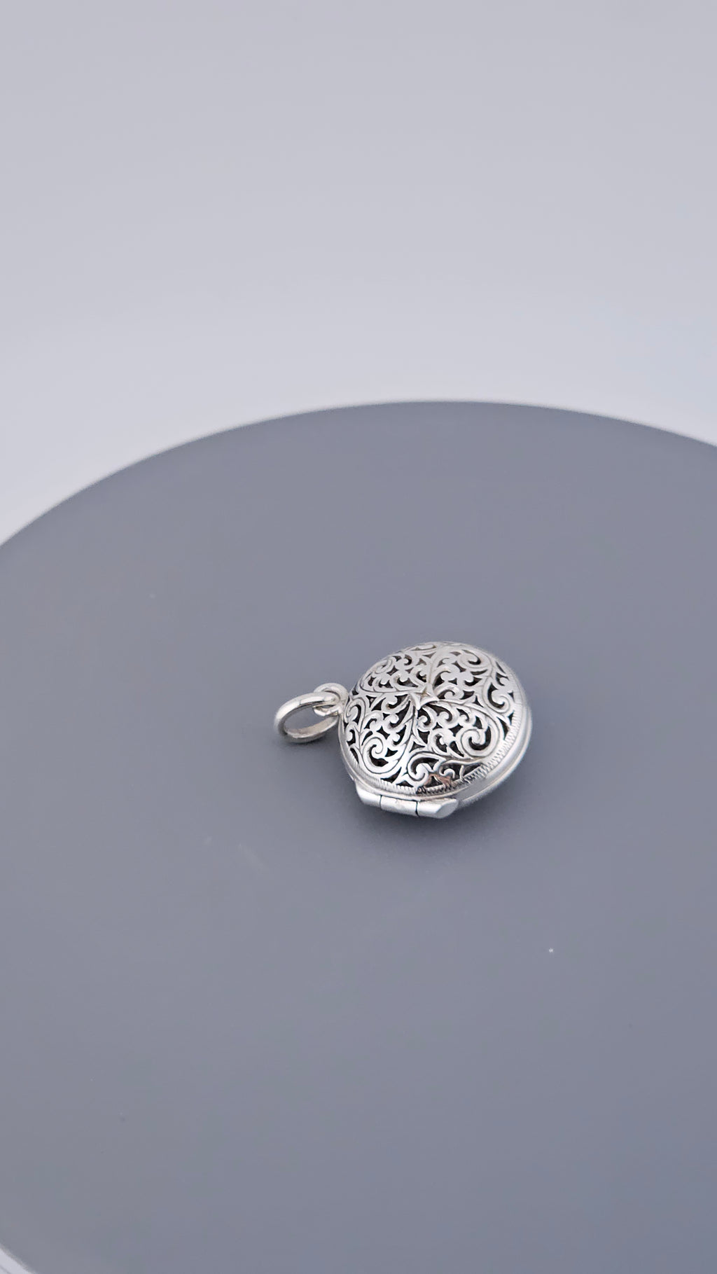 Vintage 925 Sterling Silver Openwork Filigree Locket Pendant – 32mm (7.62g)