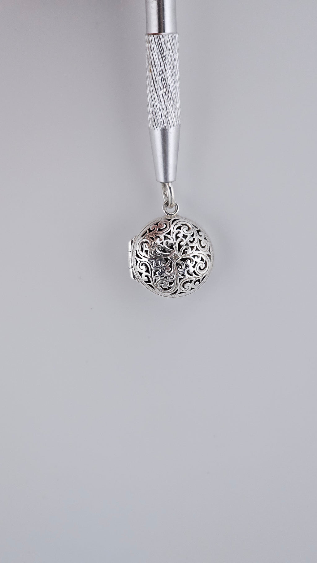 Vintage 925 Sterling Silver Openwork Filigree Locket Pendant – 32mm (7.62g)