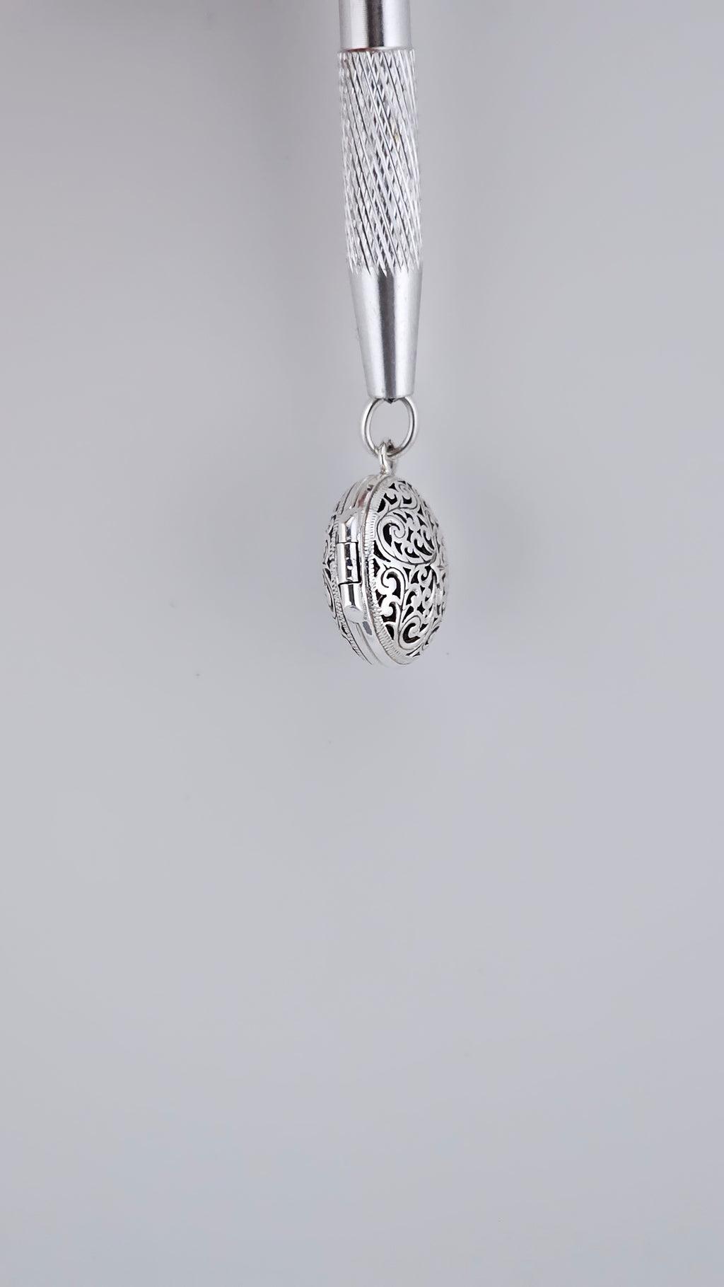 Vintage 925 Sterling Silver Openwork Filigree Locket Pendant – 32mm (7.62g)