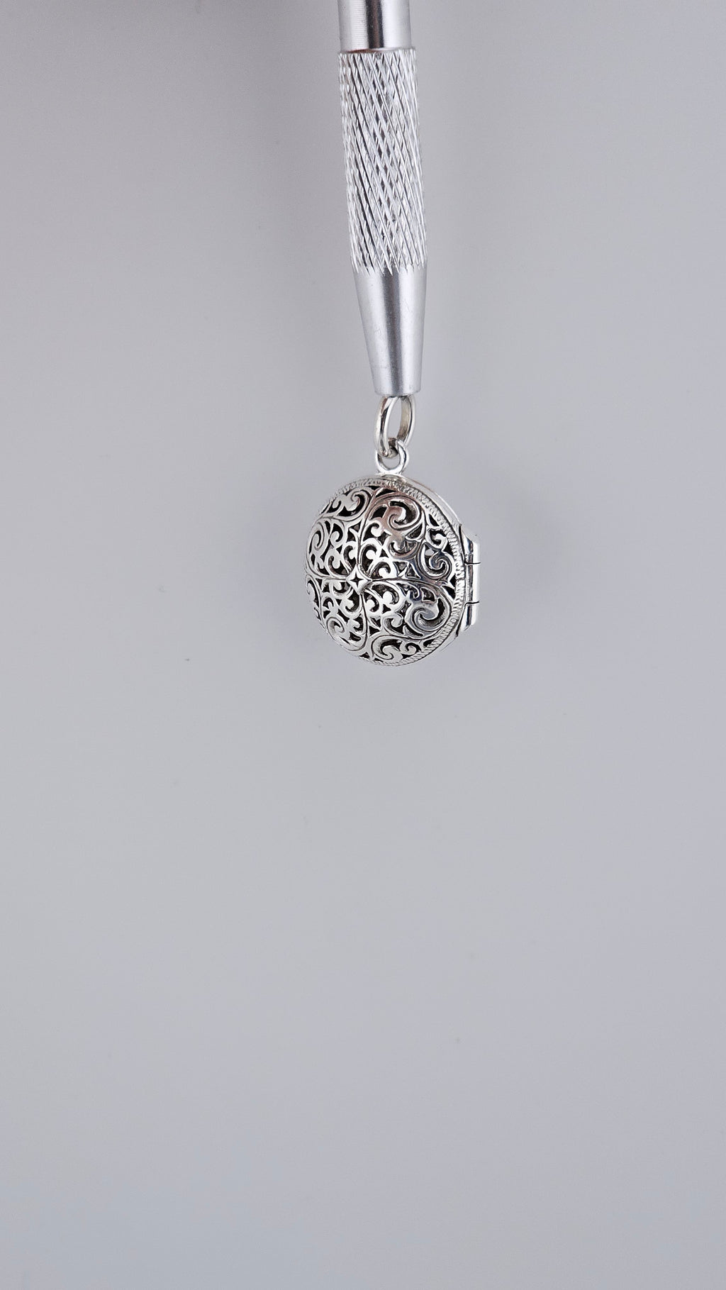 Vintage 925 Sterling Silver Openwork Filigree Locket Pendant – 32mm (7.62g)