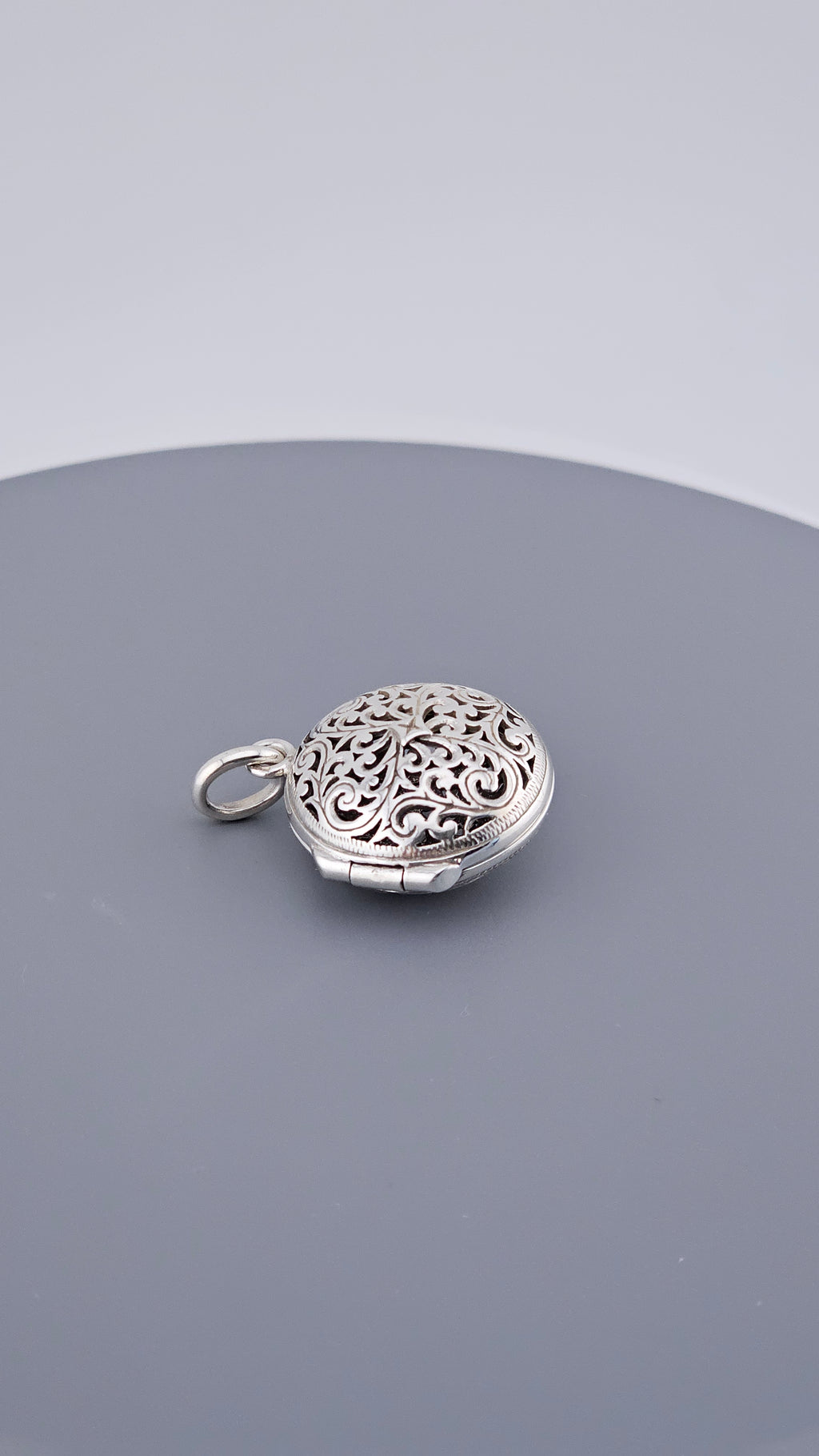 Vintage 925 Sterling Silver Openwork Filigree Locket Pendant – 32mm (7.62g)