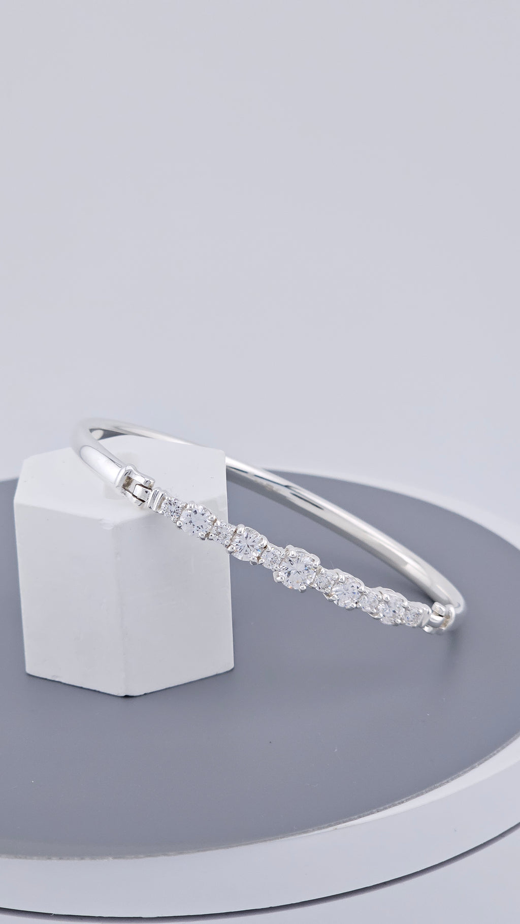 925 Sterling Silver Hinged Bangle – Cubic Zirconia Line Bracelet (9.5g), 17.5 cm