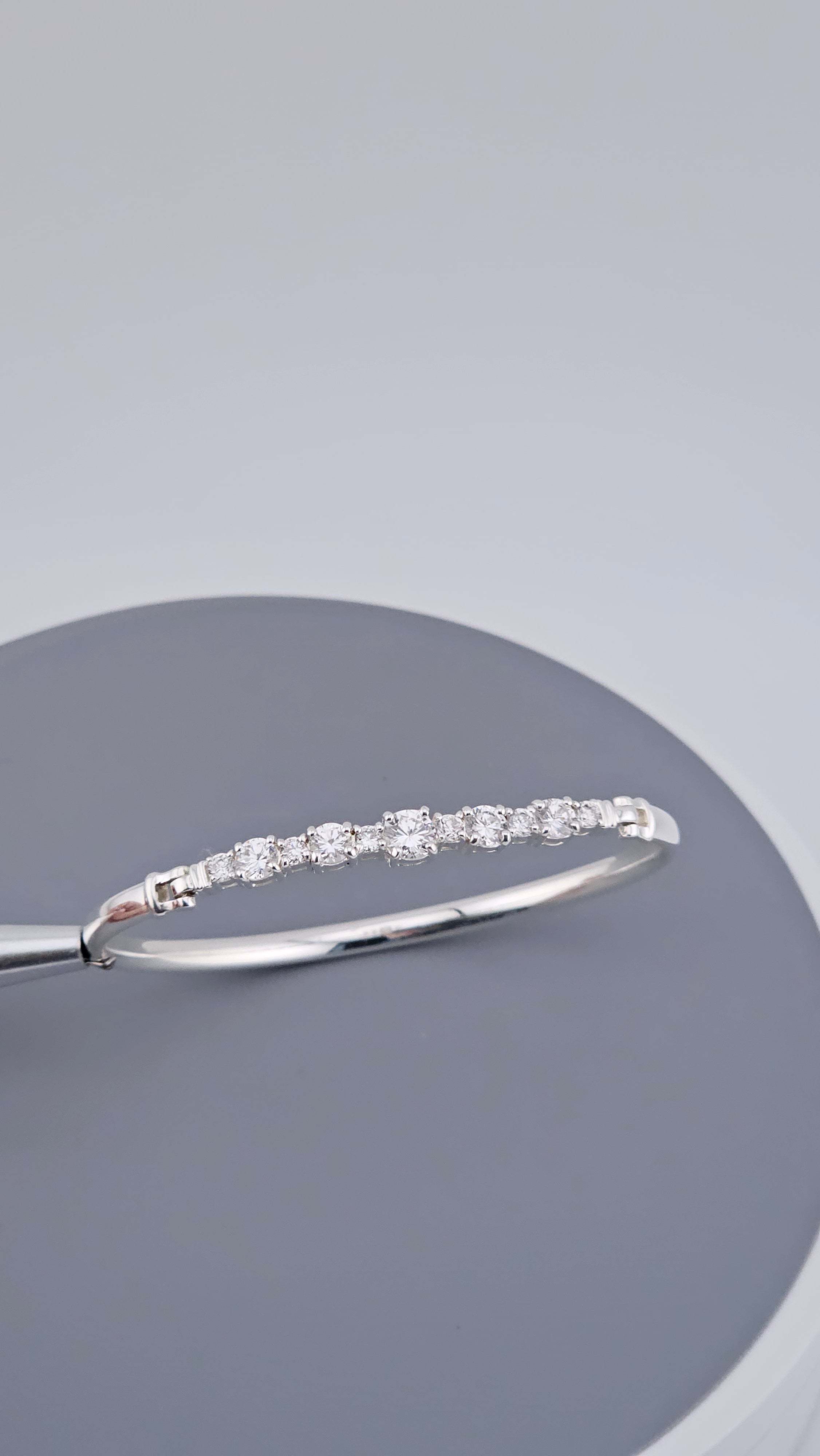 925 Sterling Silver Hinged Bangle – Cubic Zirconia Line Bracelet (9.5g), 17.5 cm