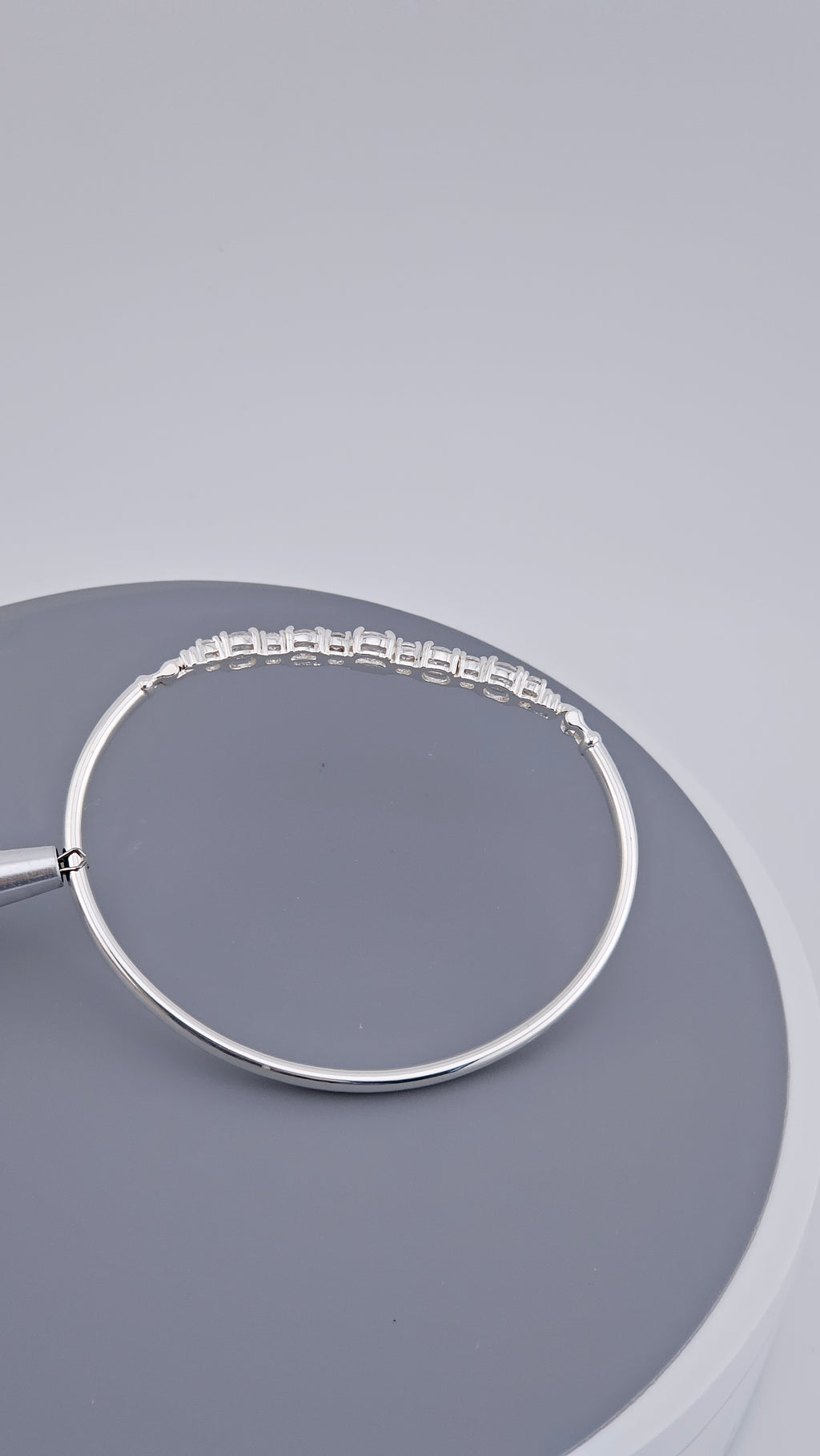 925 Sterling Silver Hinged Bangle – Cubic Zirconia Line Bracelet (9.5g), 17.5 cm