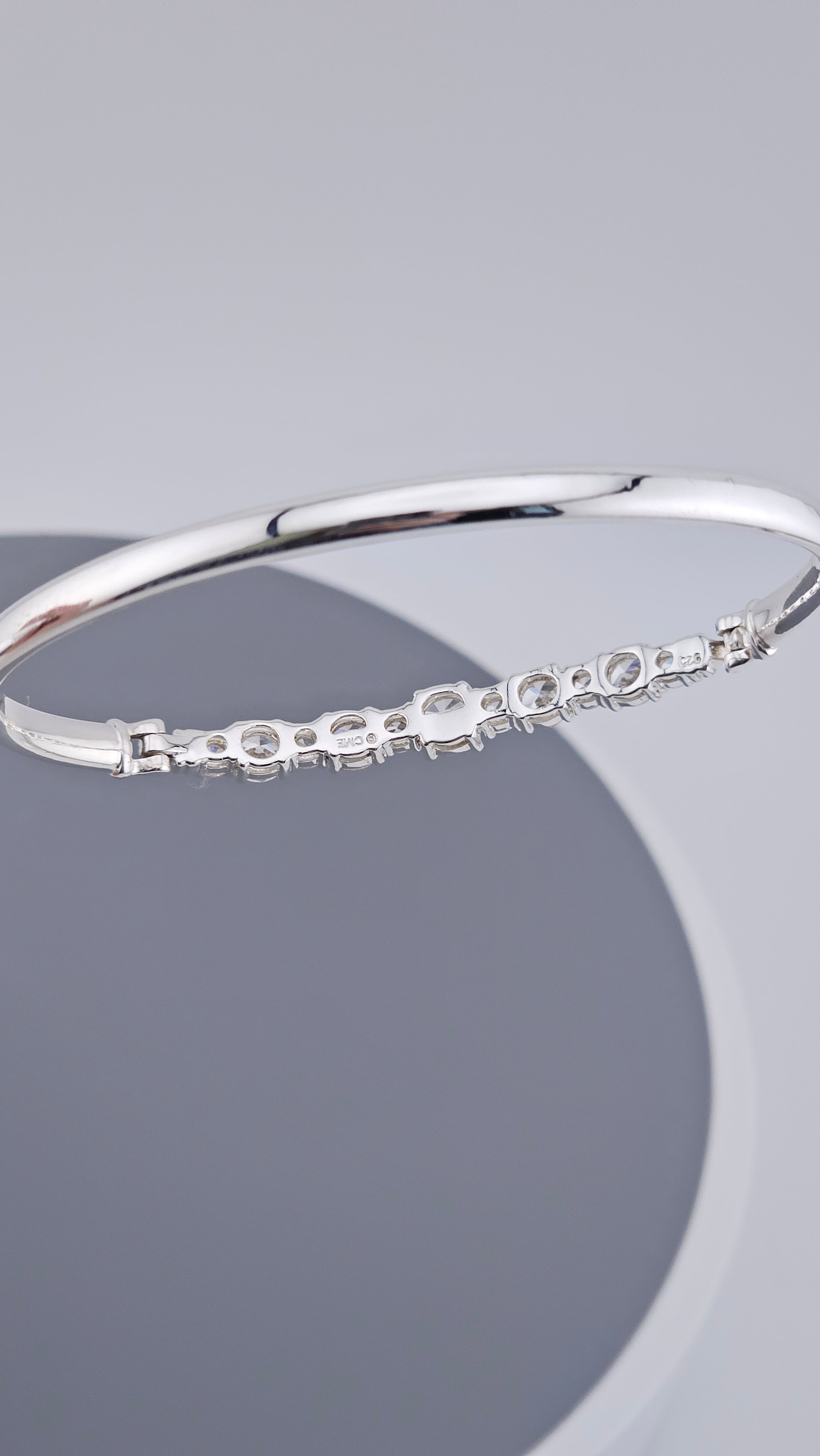 925 Sterling Silver Hinged Bangle – Cubic Zirconia Line Bracelet (9.5g), 17.5 cm