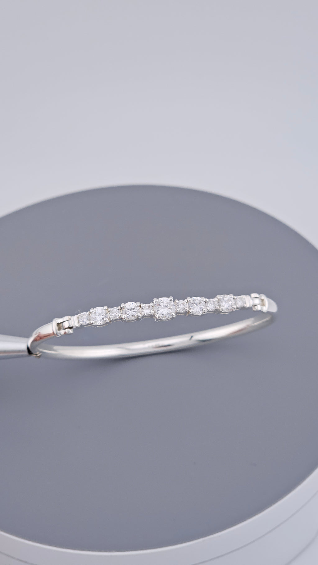 925 Sterling Silver Hinged Bangle – Cubic Zirconia Line Bracelet (9.5g), 17.5 cm