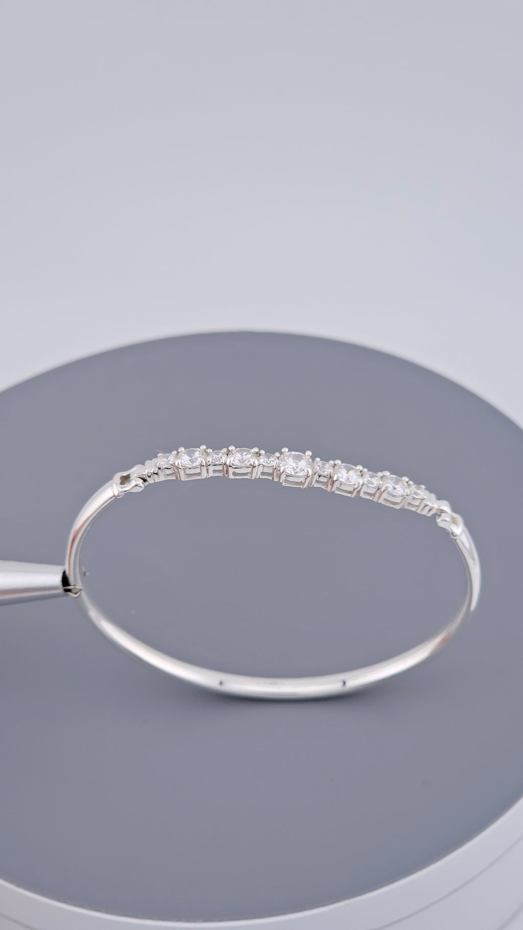 925 Sterling Silver Hinged Bangle – Cubic Zirconia Line Bracelet (9.5g), 17.5 cm