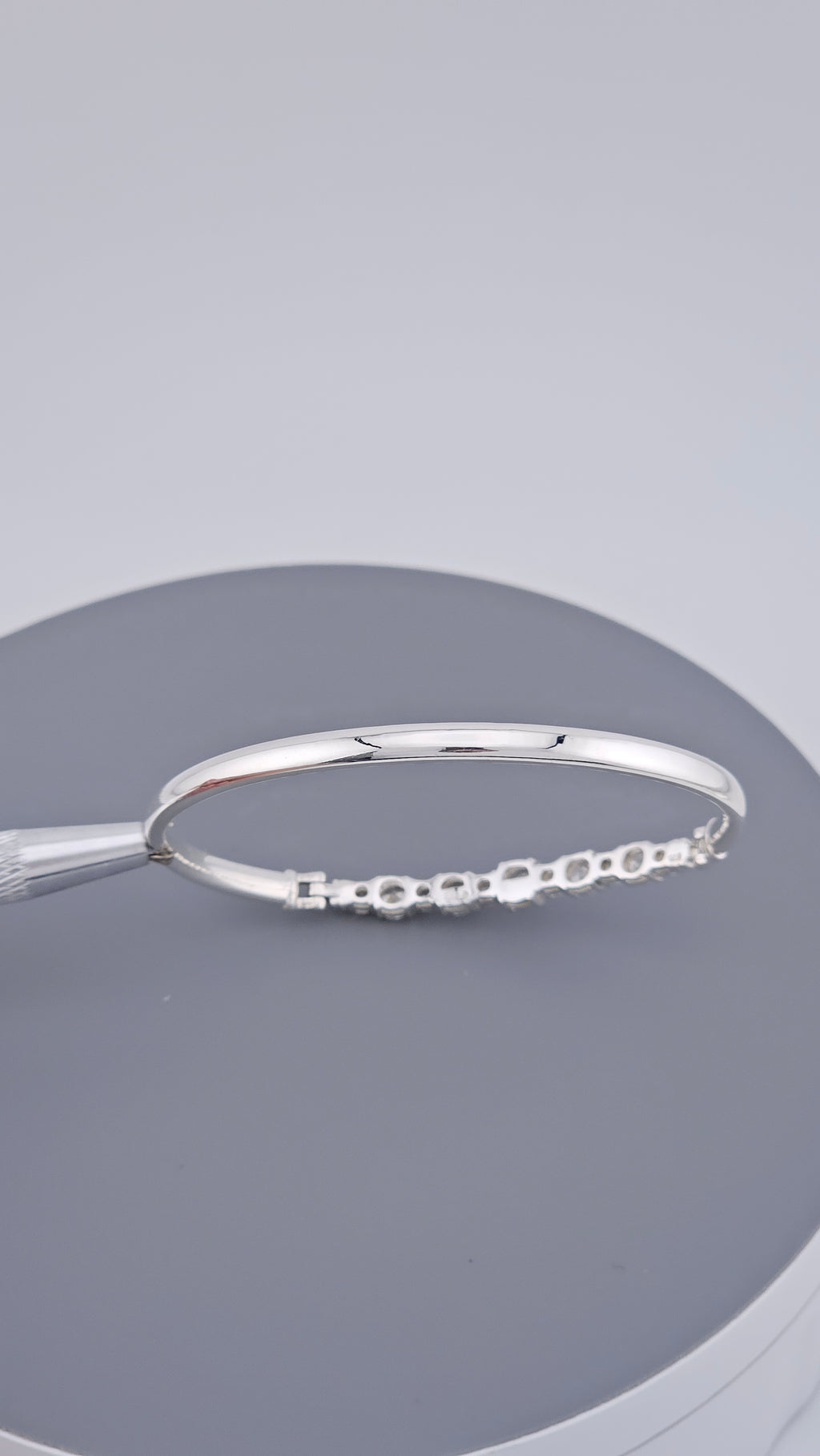 925 Sterling Silver Hinged Bangle – Cubic Zirconia Line Bracelet (9.5g), 17.5 cm