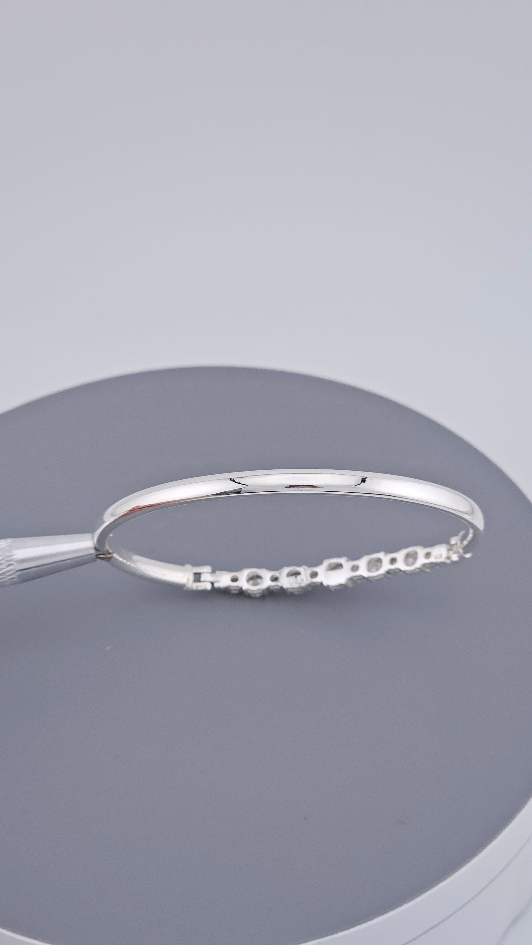 925 Sterling Silver Hinged Bangle – Cubic Zirconia Line Bracelet (9.5g), 17.5 cm