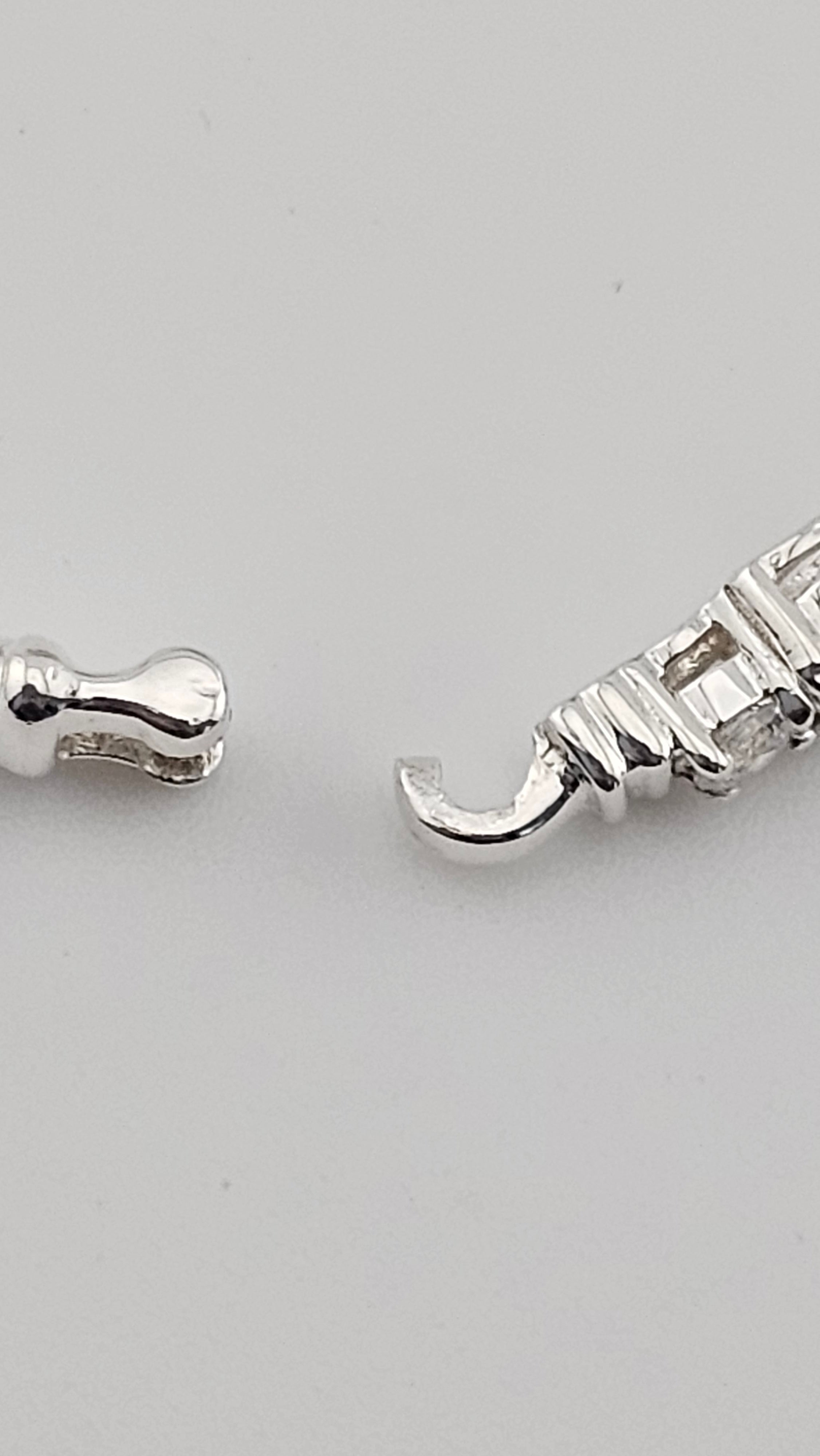 925 Sterling Silver Hinged Bangle – Cubic Zirconia Line Bracelet (9.5g), 17.5 cm