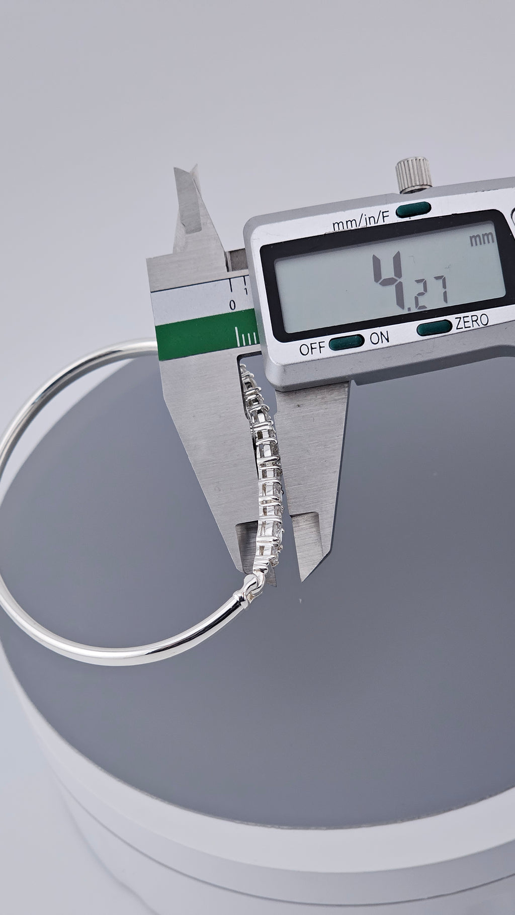 925 Sterling Silver Hinged Bangle – Cubic Zirconia Line Bracelet (9.5g), 17.5 cm