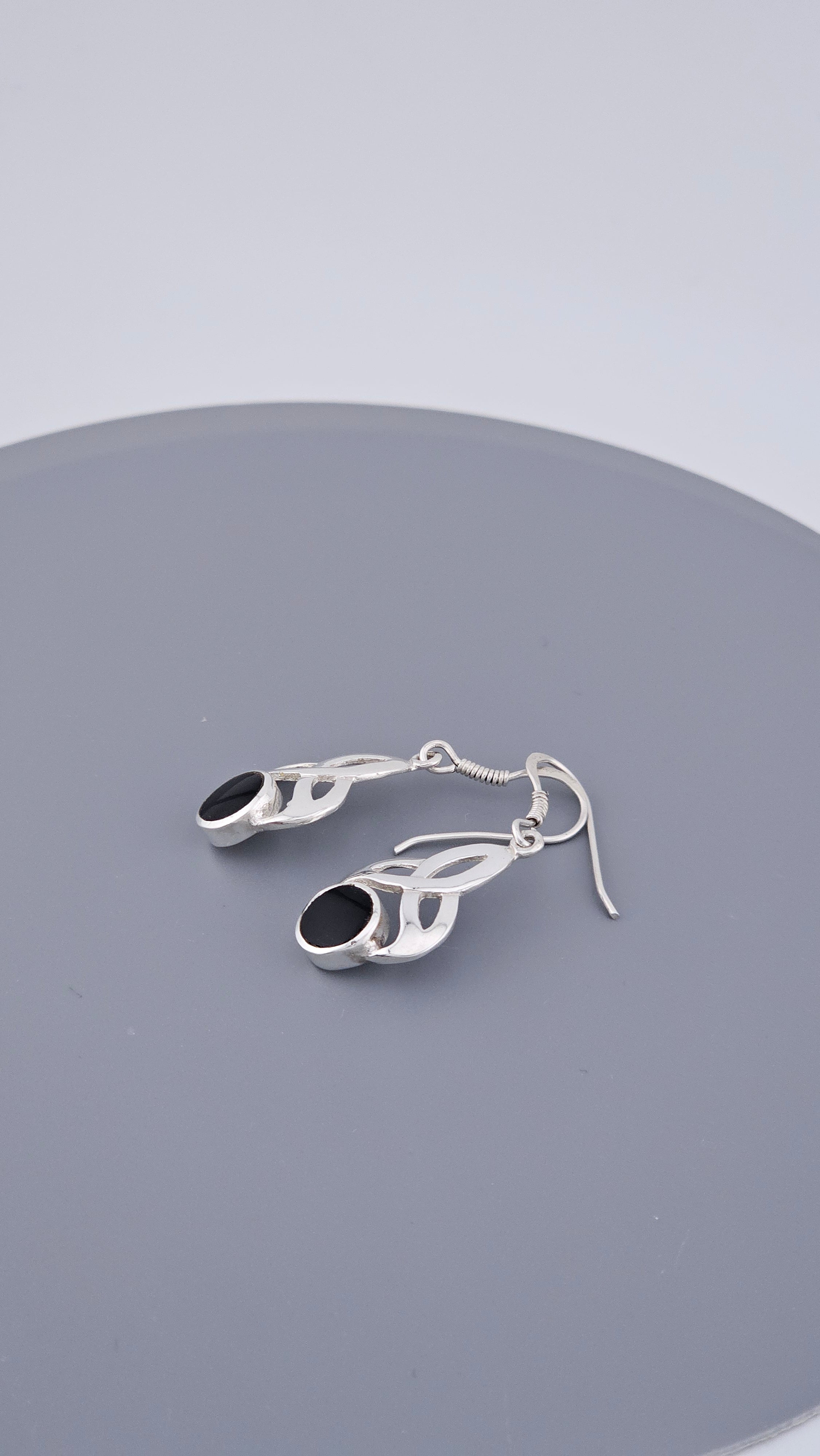 925 Sterling Silver Black Onyx Celtic Triquetra Drop Earrings – 30mm (3.77g)