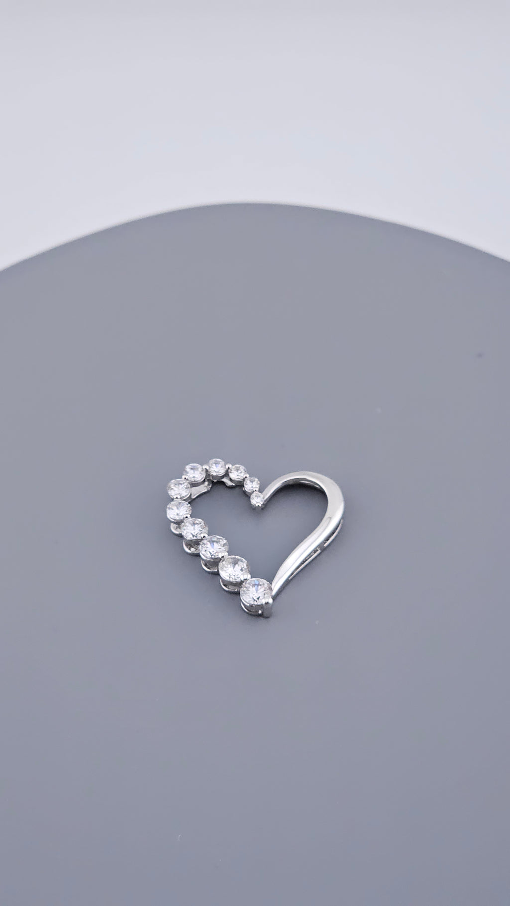 925 Sterling Silver Diamonique CZ Open Heart Pendant – Graduated Design 26mm (2.69g)