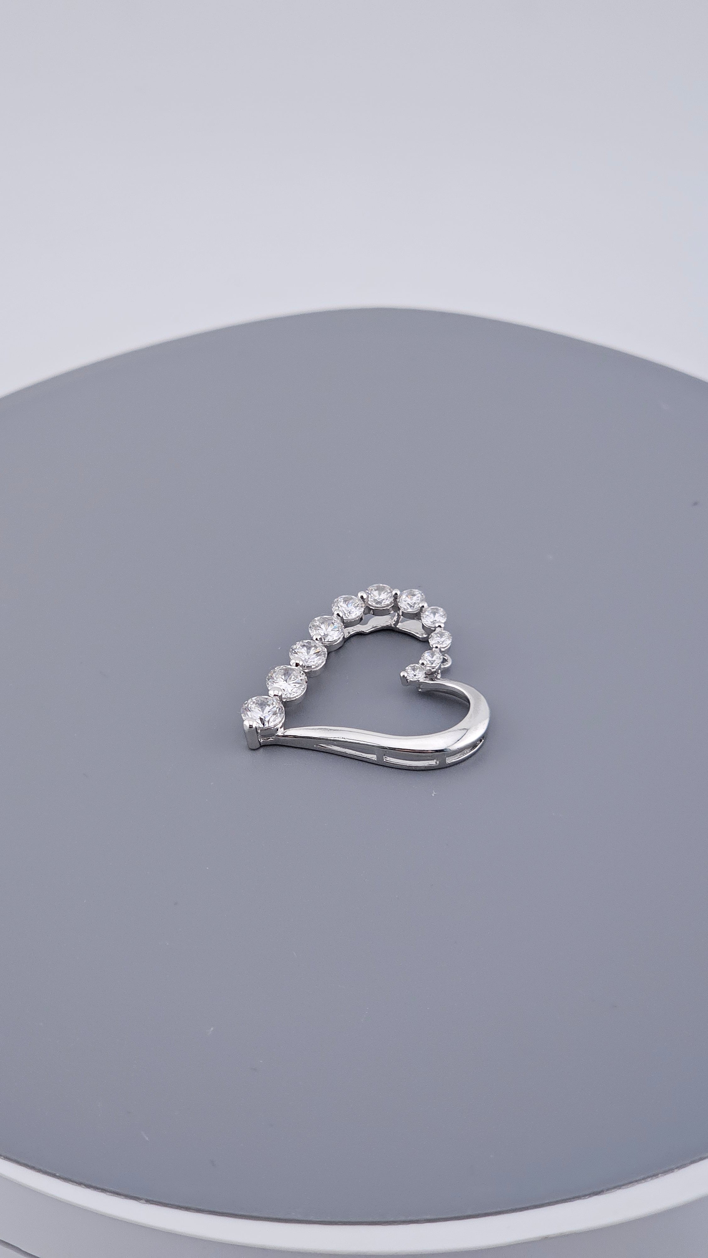 925 Sterling Silver Diamonique CZ Open Heart Pendant – Graduated Design 26mm (2.69g)