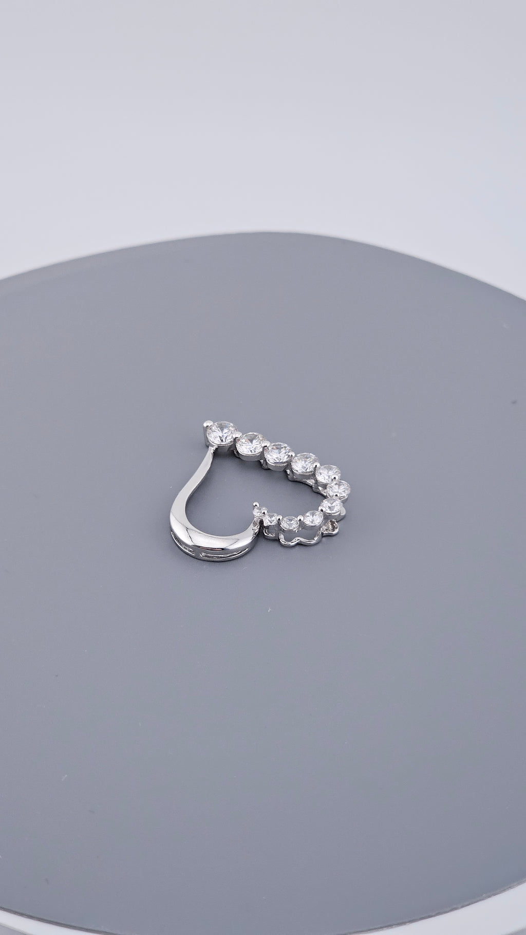 925 Sterling Silver Diamonique CZ Open Heart Pendant – Graduated Design 26mm (2.69g)