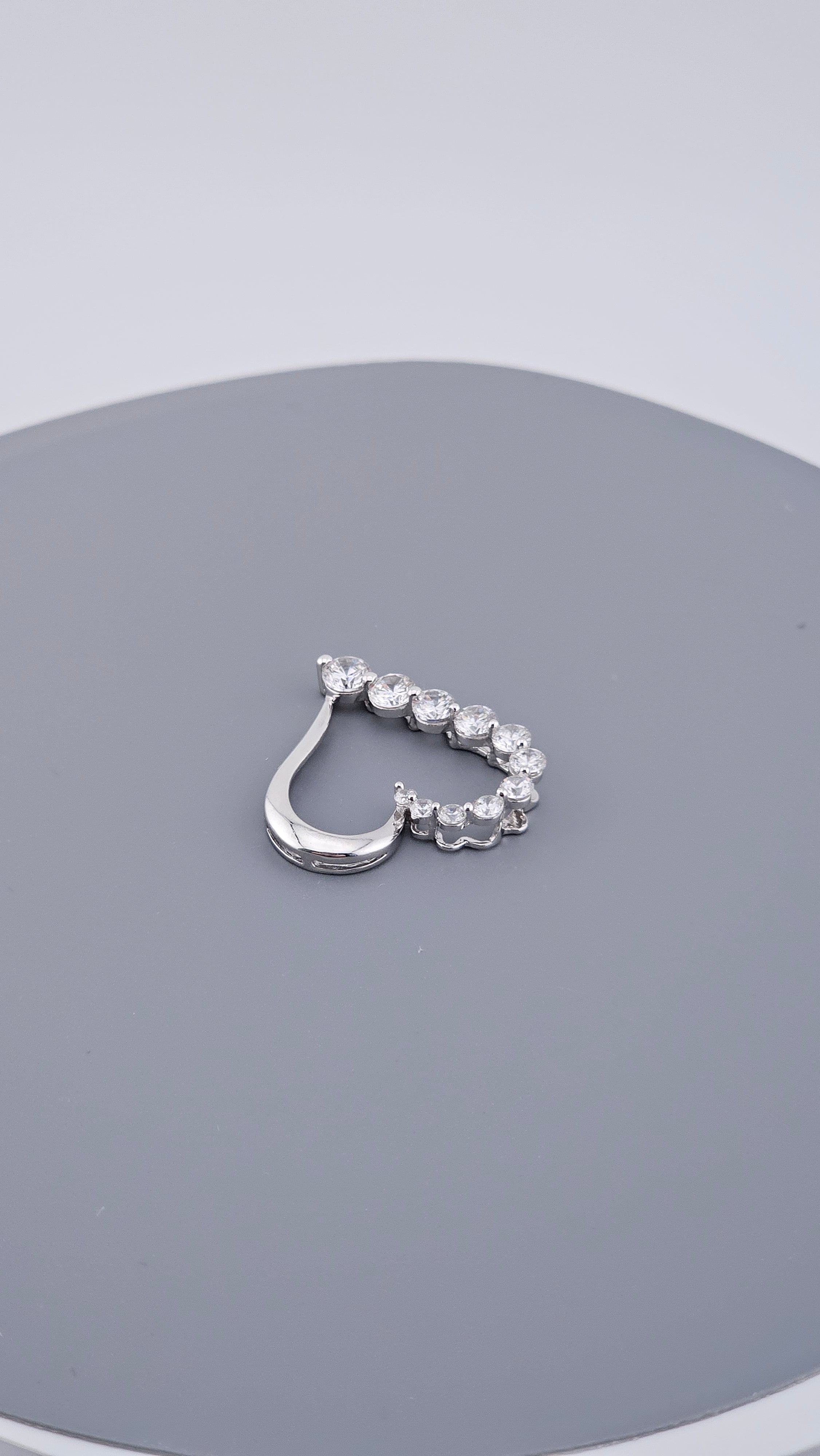 925 Sterling Silver Diamonique CZ Open Heart Pendant – Graduated Design 26mm (2.69g)