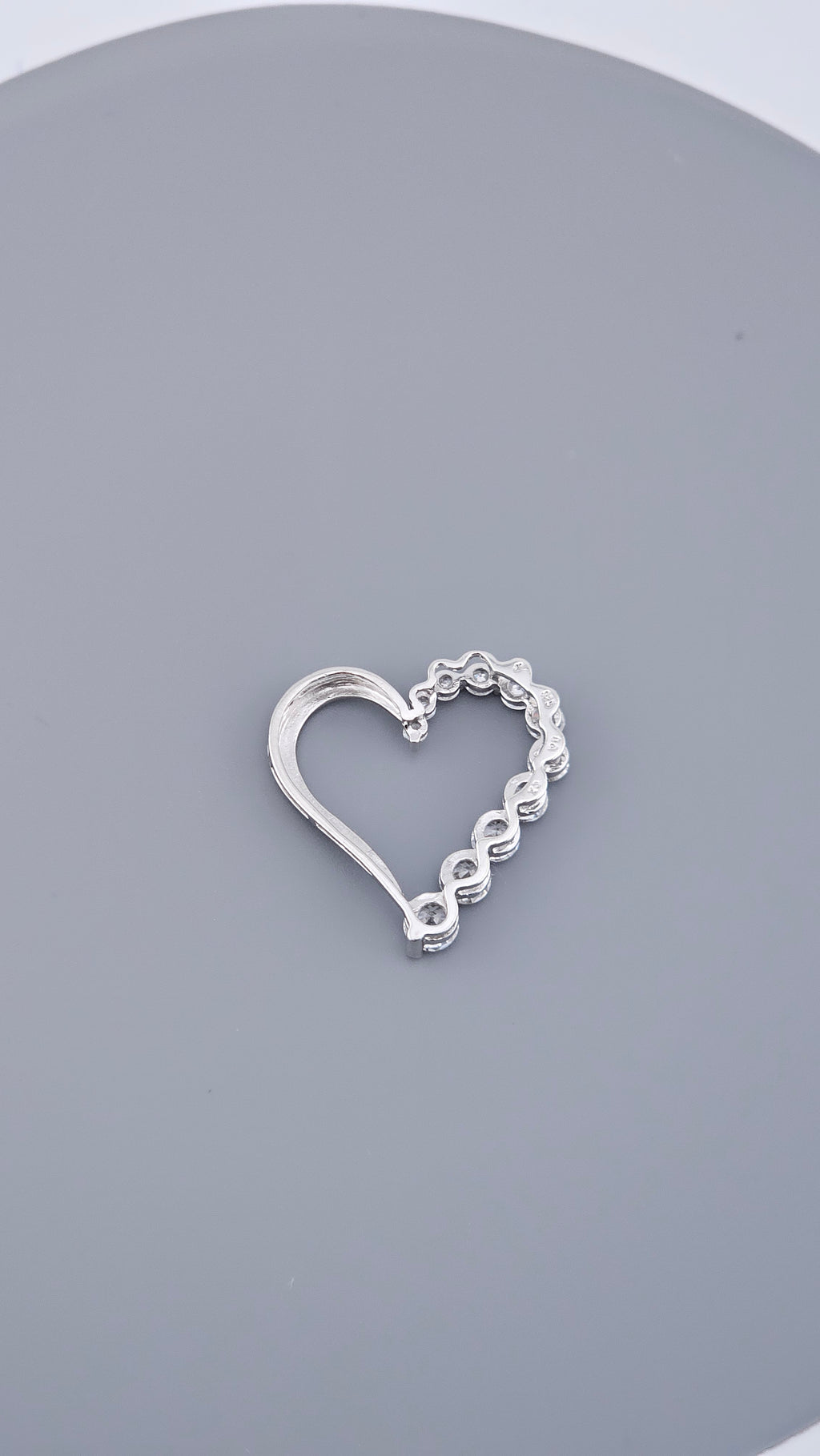 925 Sterling Silver Diamonique CZ Open Heart Pendant – Graduated Design 26mm (2.69g)