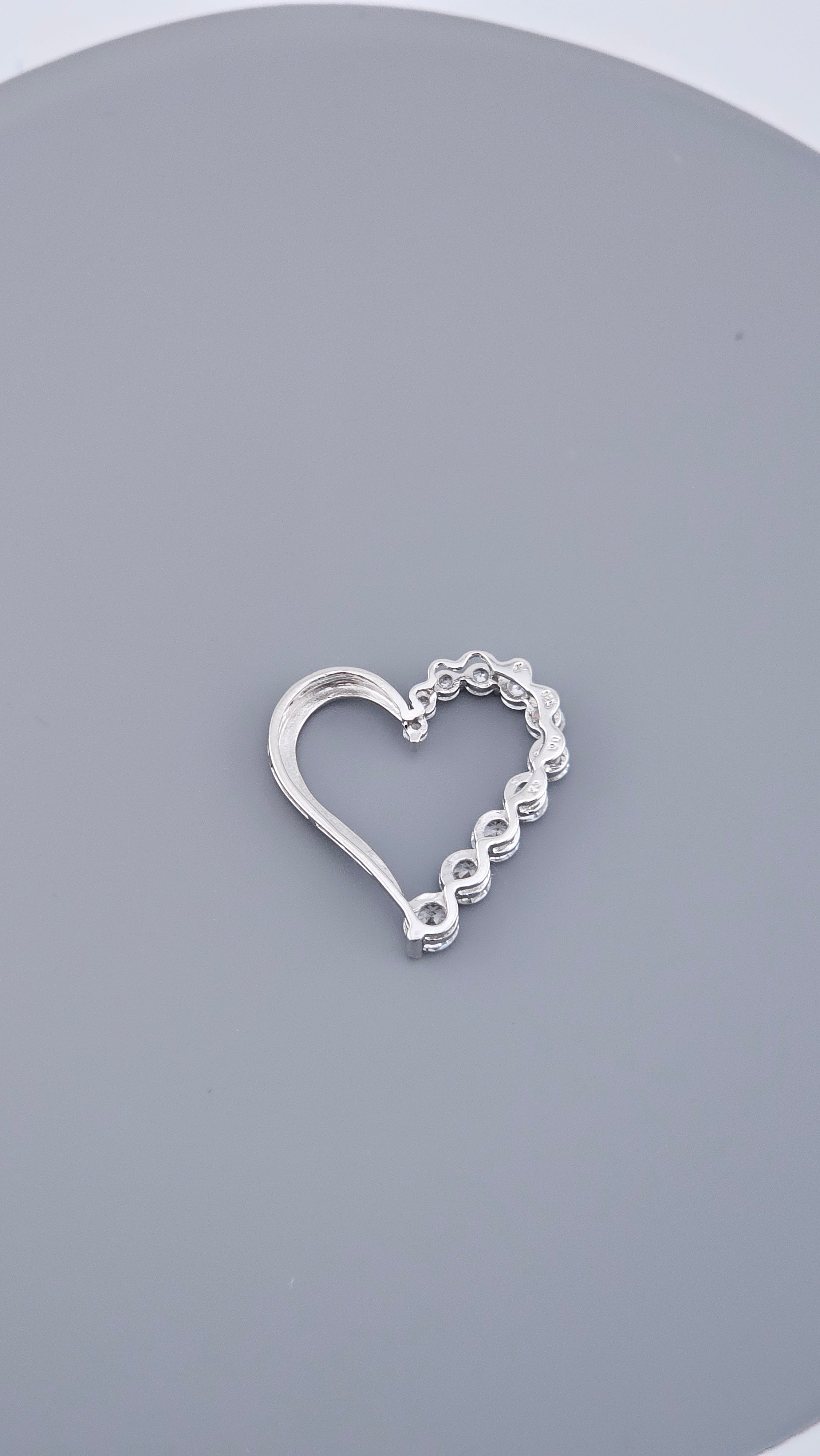 925 Sterling Silver Diamonique CZ Open Heart Pendant – Graduated Design 26mm (2.69g)