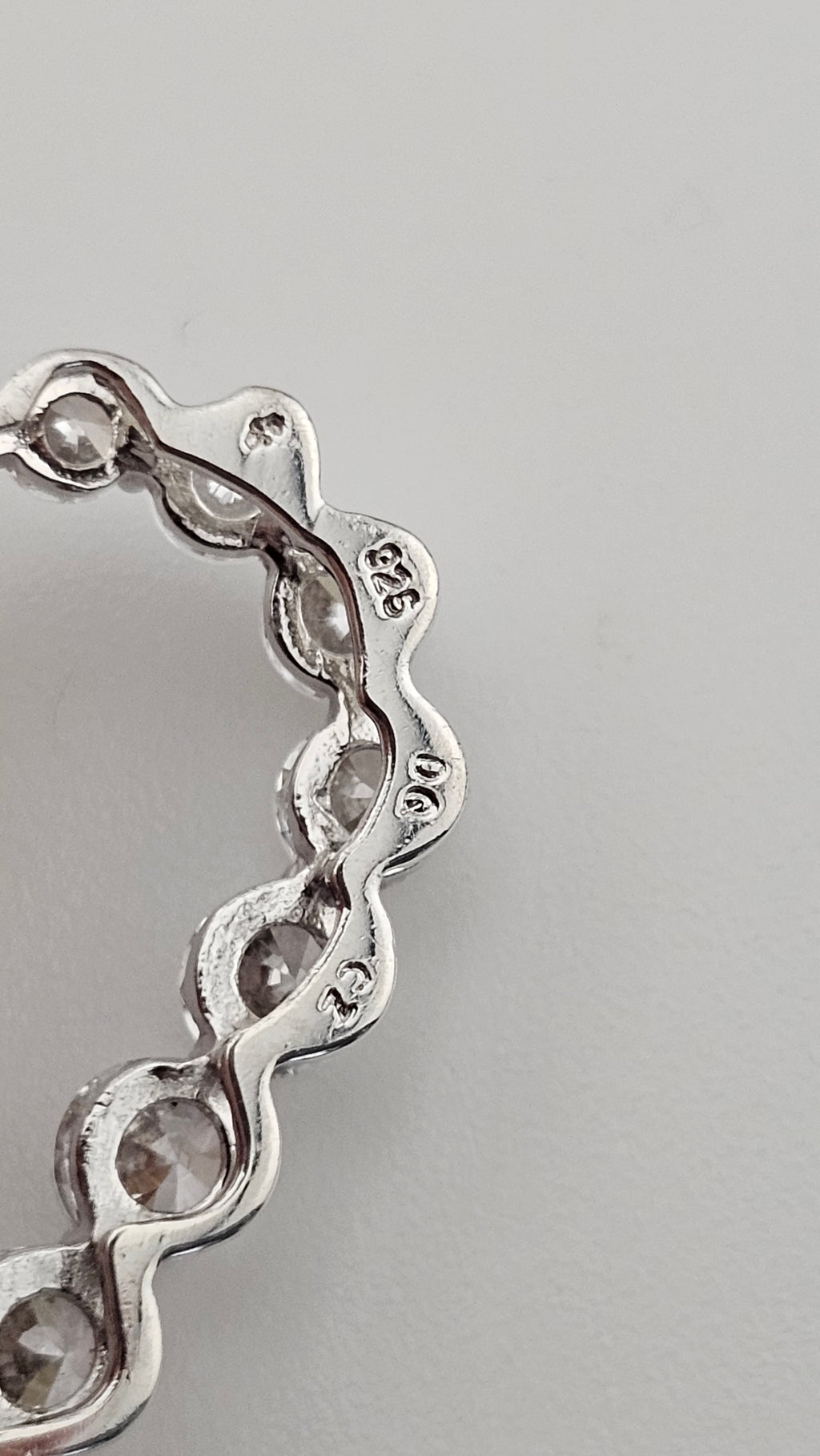 925 Sterling Silver Diamonique CZ Open Heart Pendant – Graduated Design 26mm (2.69g)