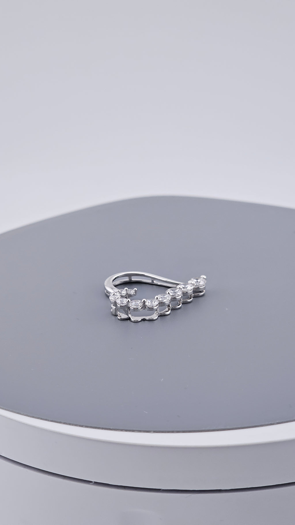 925 Sterling Silver Diamonique CZ Open Heart Pendant – Graduated Design 26mm (2.69g)