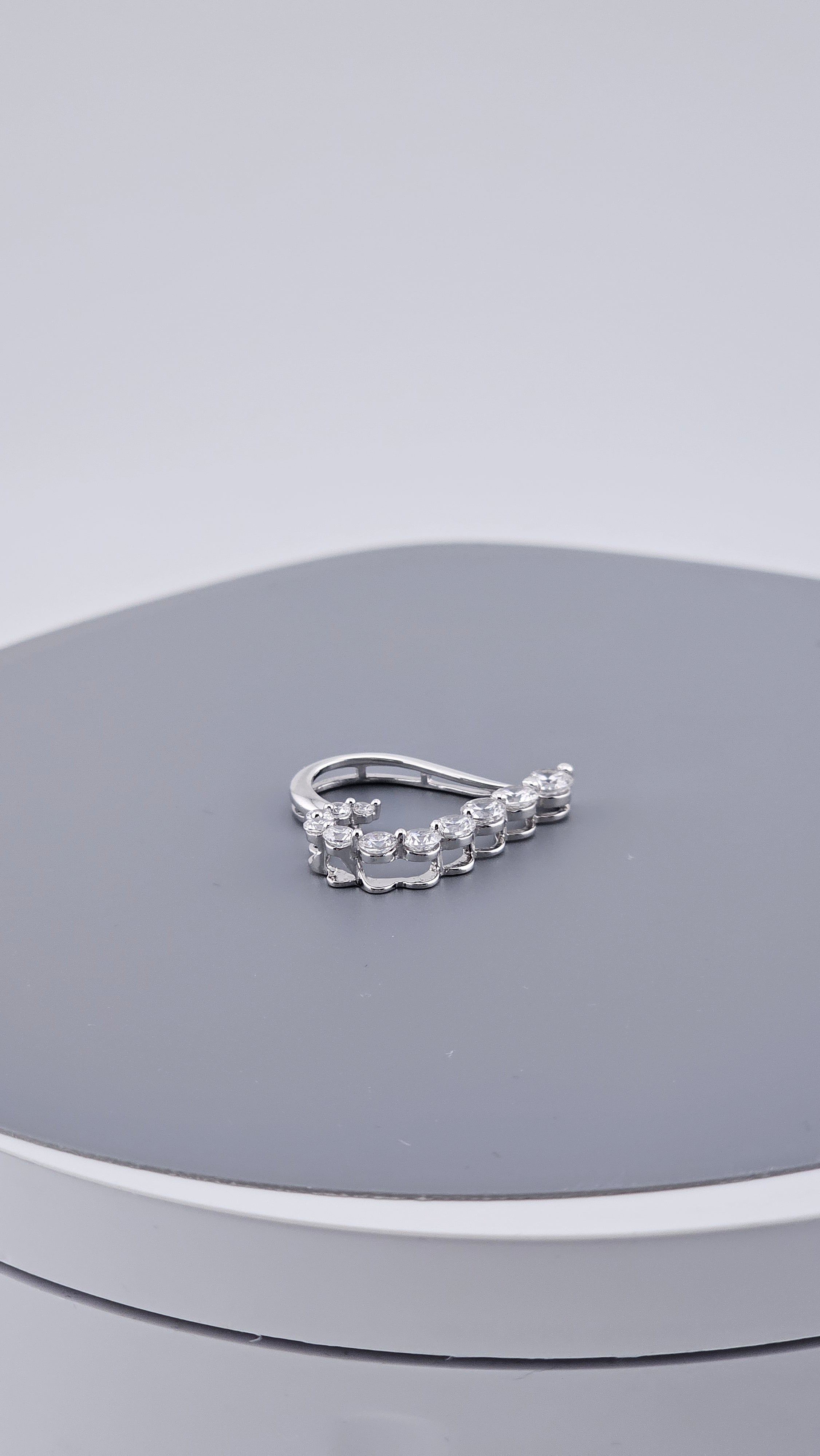 925 Sterling Silver Diamonique CZ Open Heart Pendant – Graduated Design 26mm (2.69g)