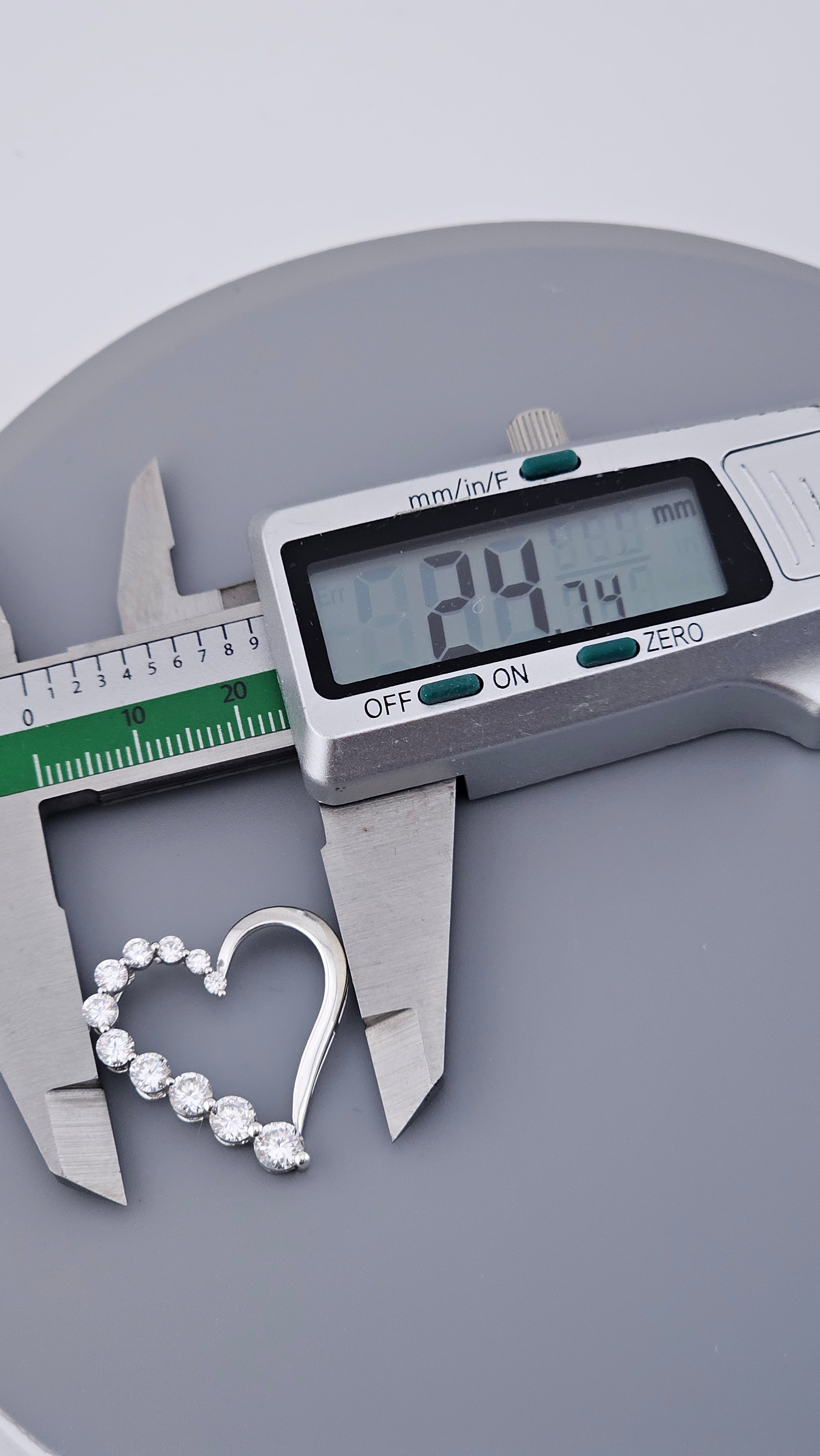 925 Sterling Silver Diamonique CZ Open Heart Pendant – Graduated Design 26mm (2.69g)