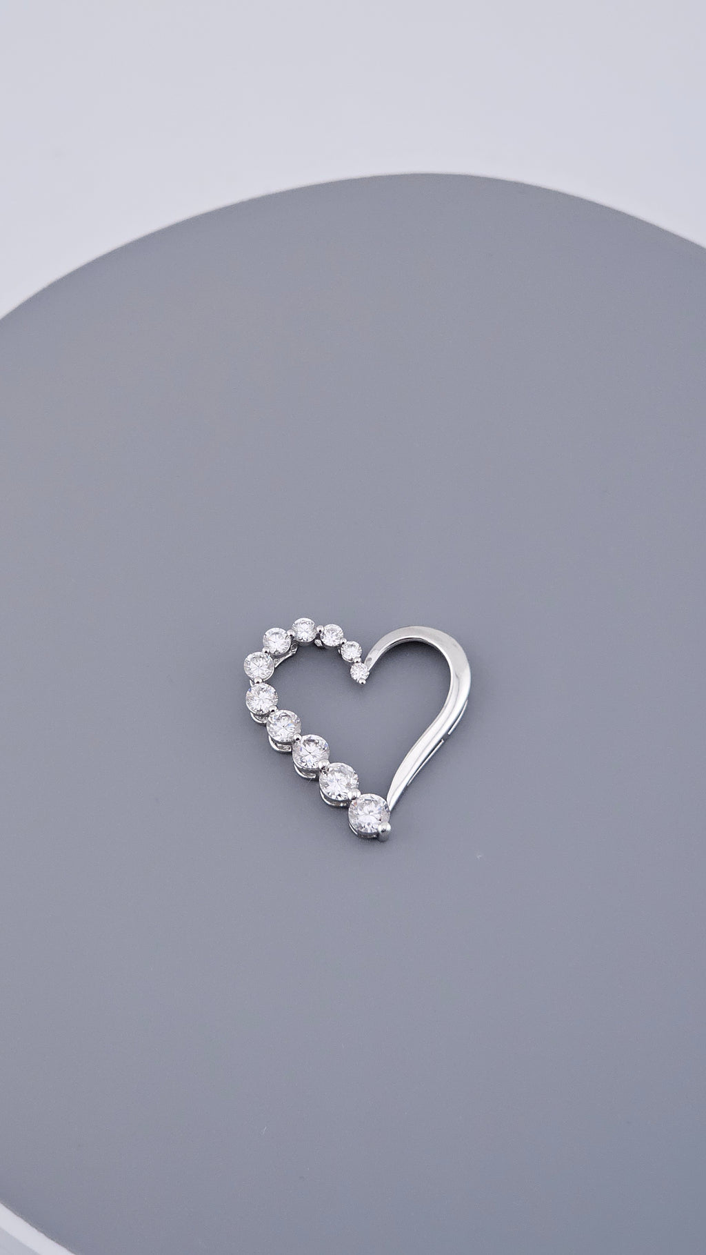 925 Sterling Silver Diamonique CZ Open Heart Pendant – Graduated Design 26mm (2.69g)