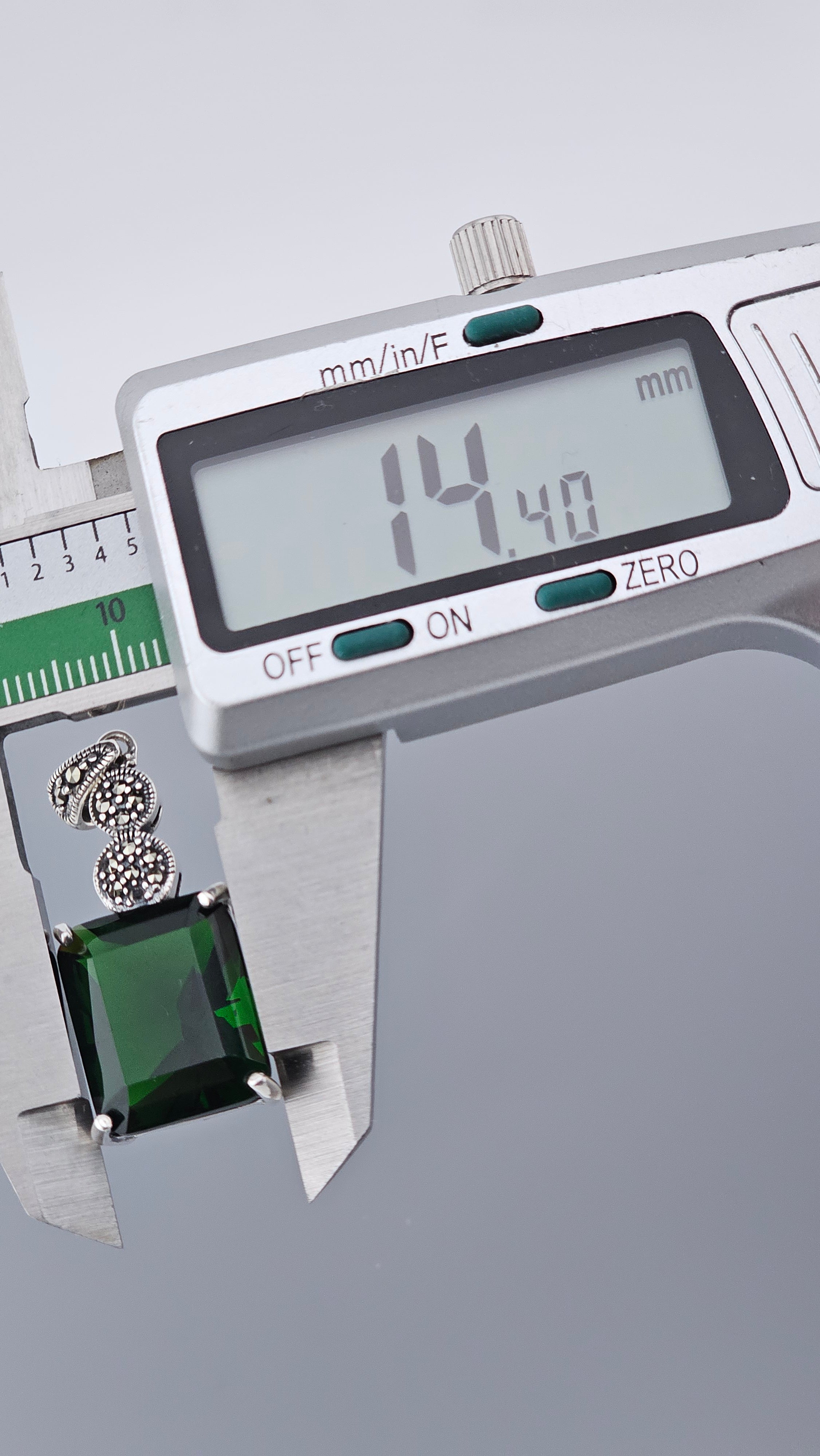 925 Sterling Silver Green Cubic Zirconia & Marcasite Pendant – 37mm (6.6g)